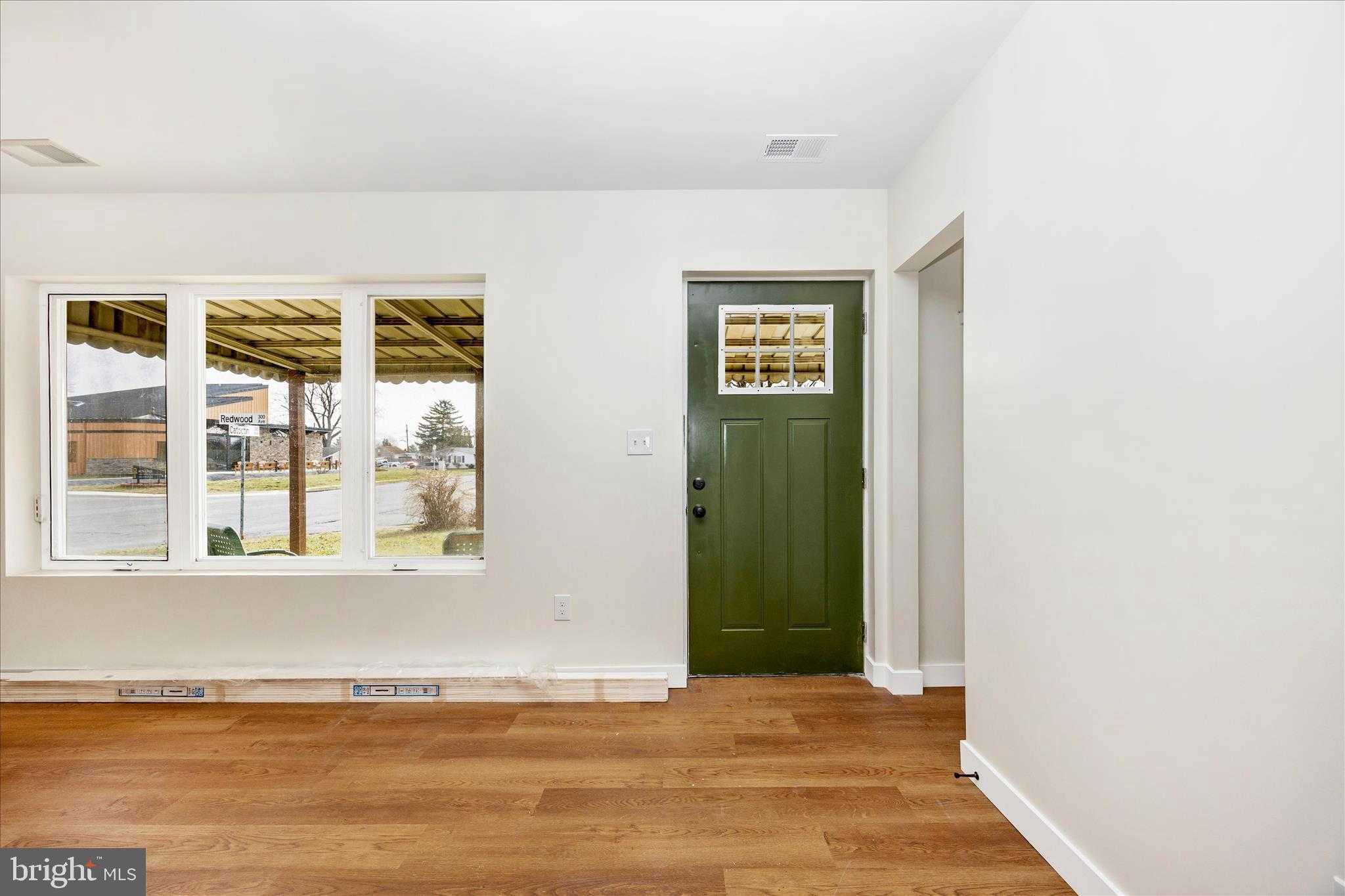 301 Redwood Ave photo 7