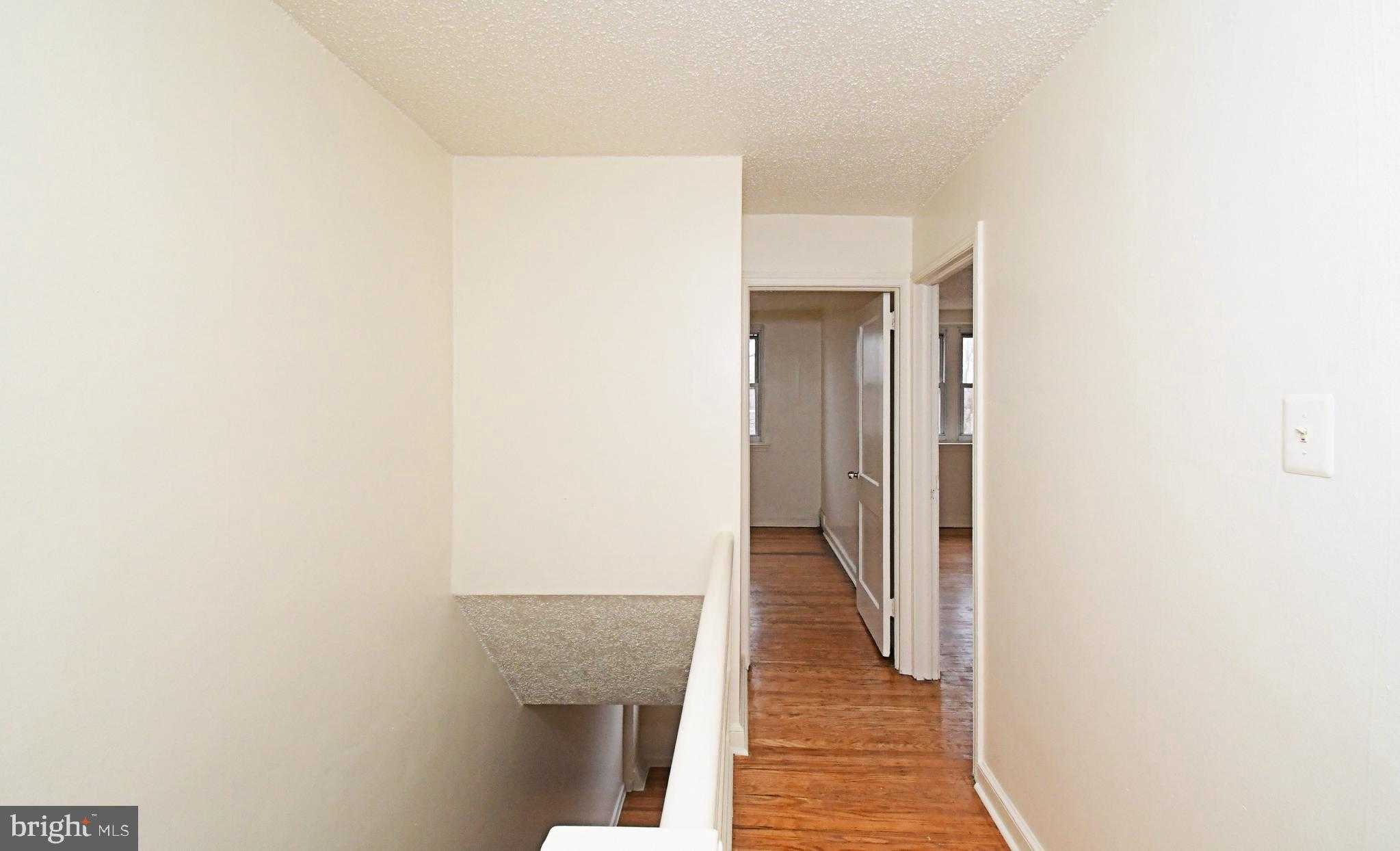 1107 E Sharpnack St photo 24