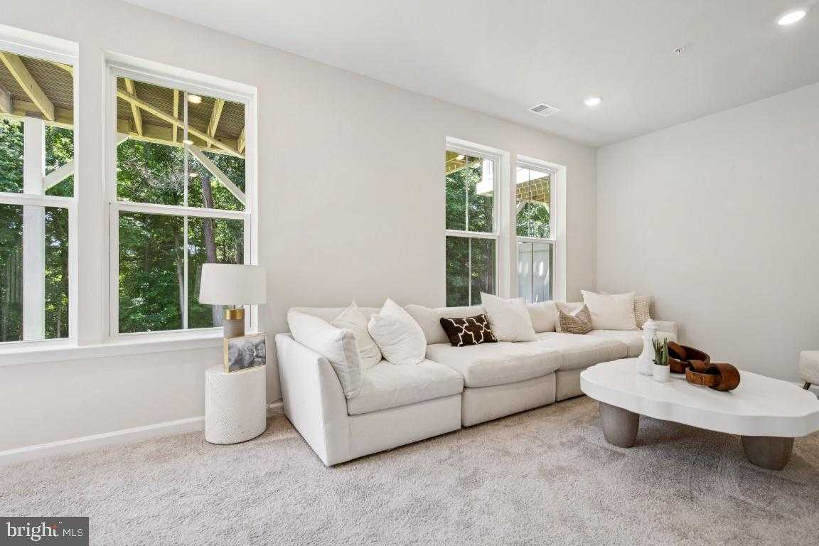 9749 Gaelic Pl photo 2