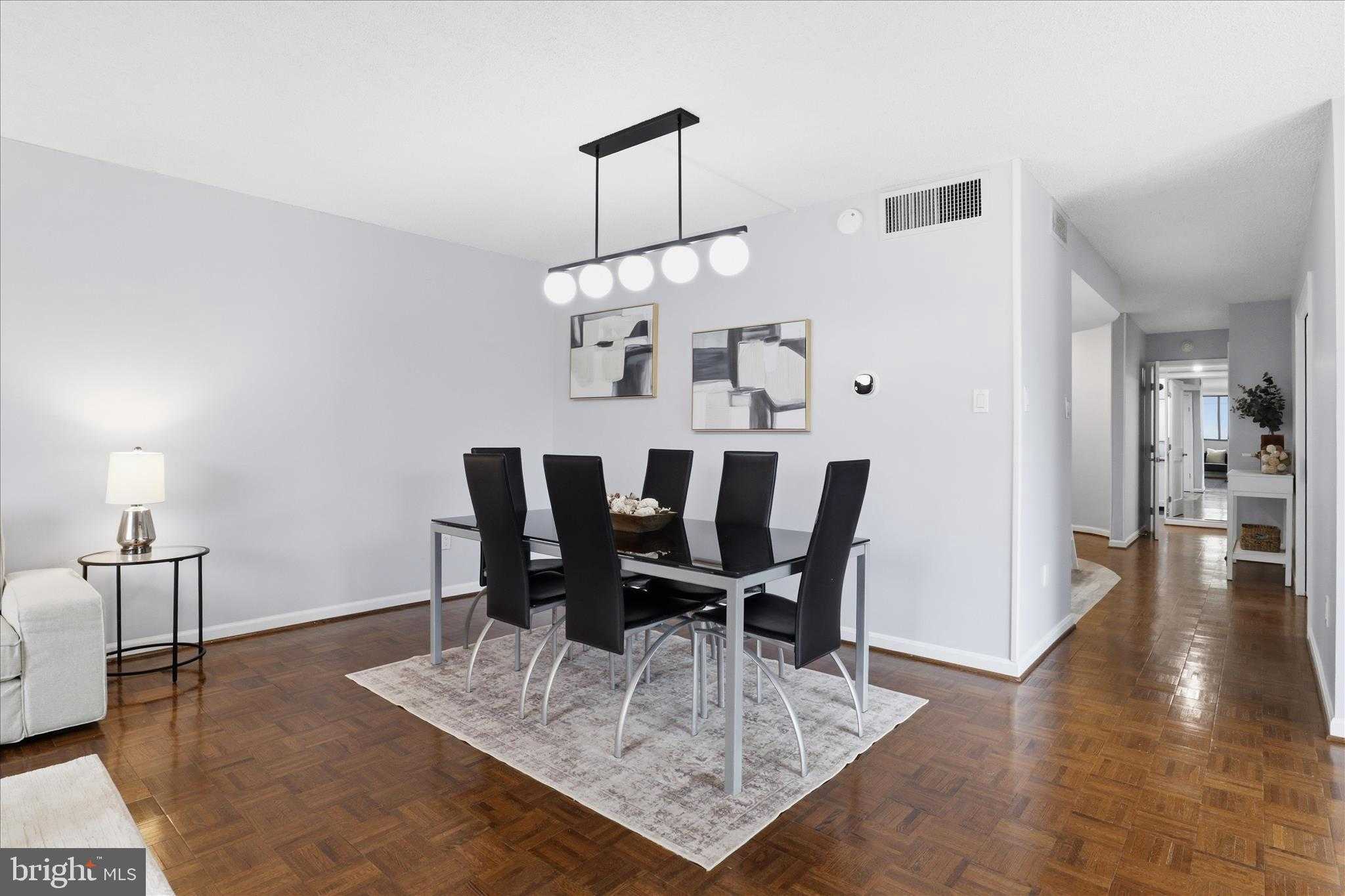 1101 S Arlington Ridge Rd Apt 201 photo 3