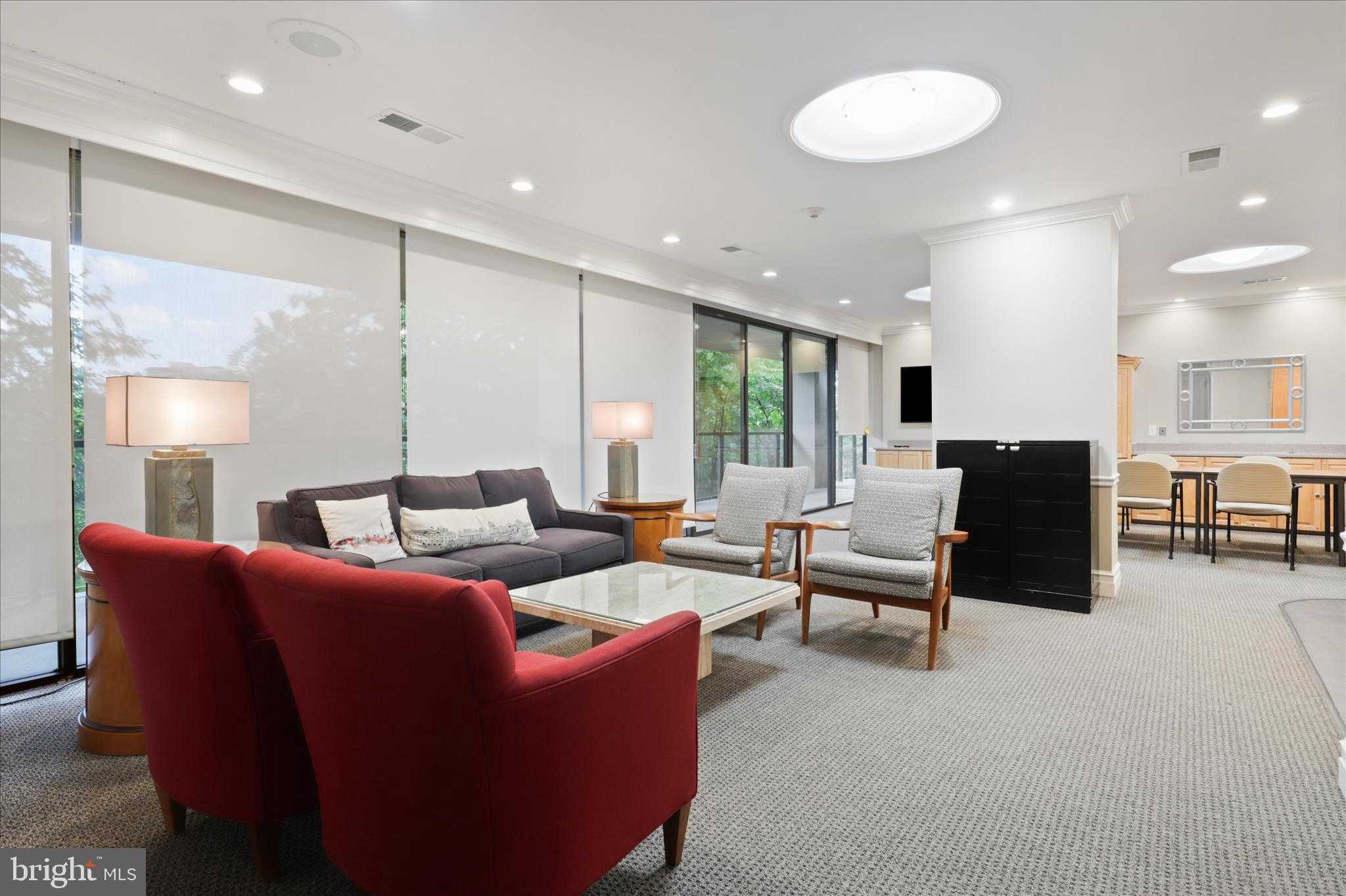 1101 S Arlington Ridge Rd Apt 201 photo 34