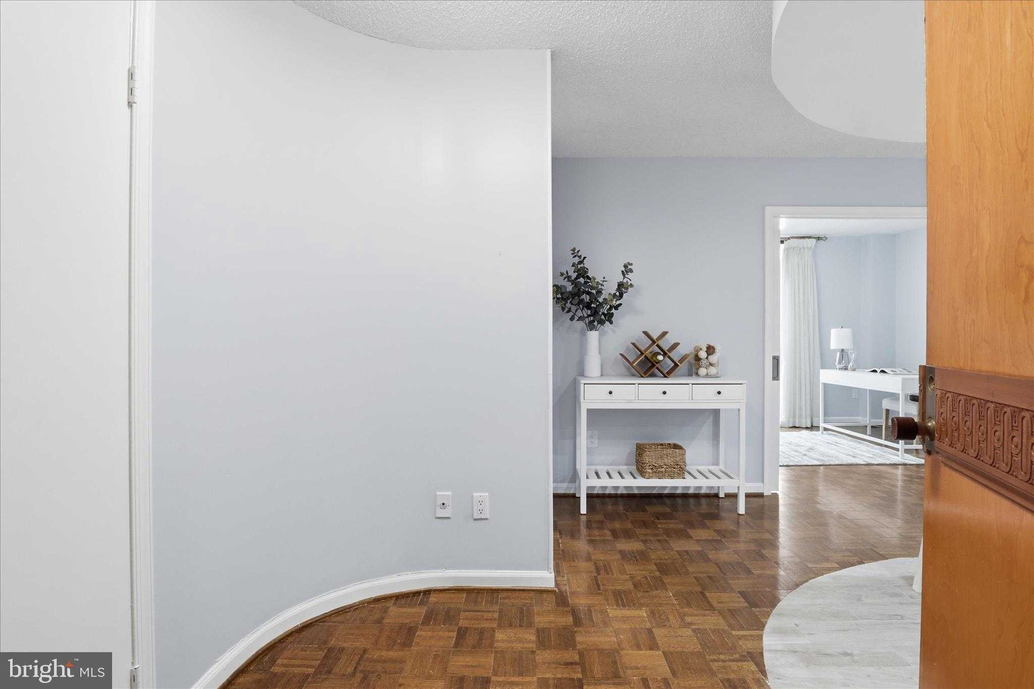 1101 S Arlington Ridge Rd Apt 201 photo 9