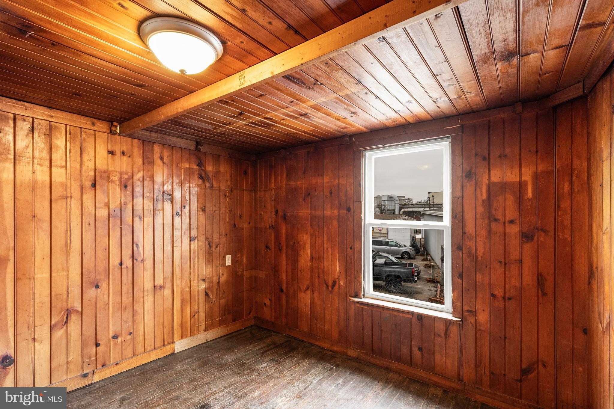 402 Broadway photo 28