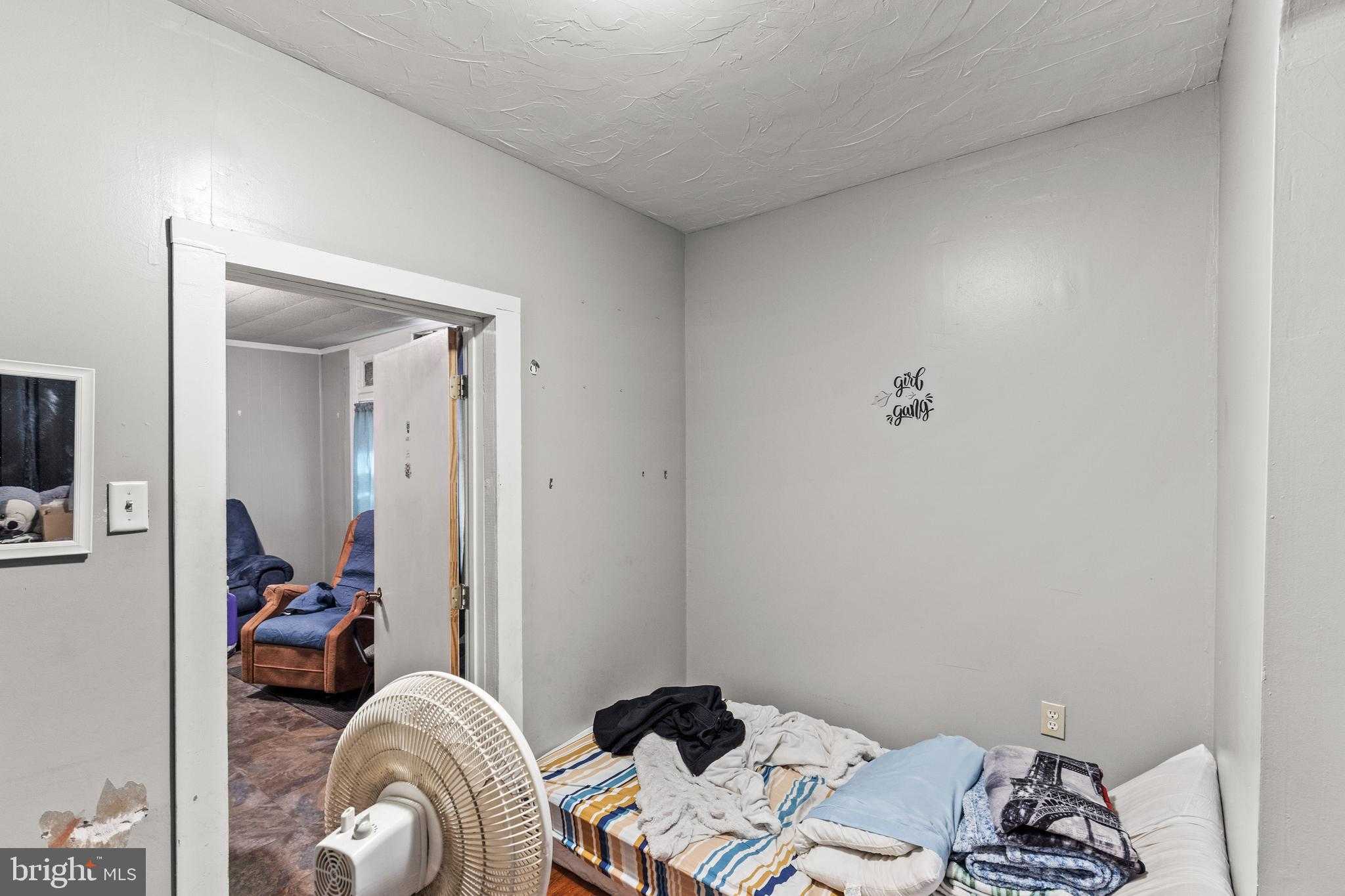 402 Broadway photo 8