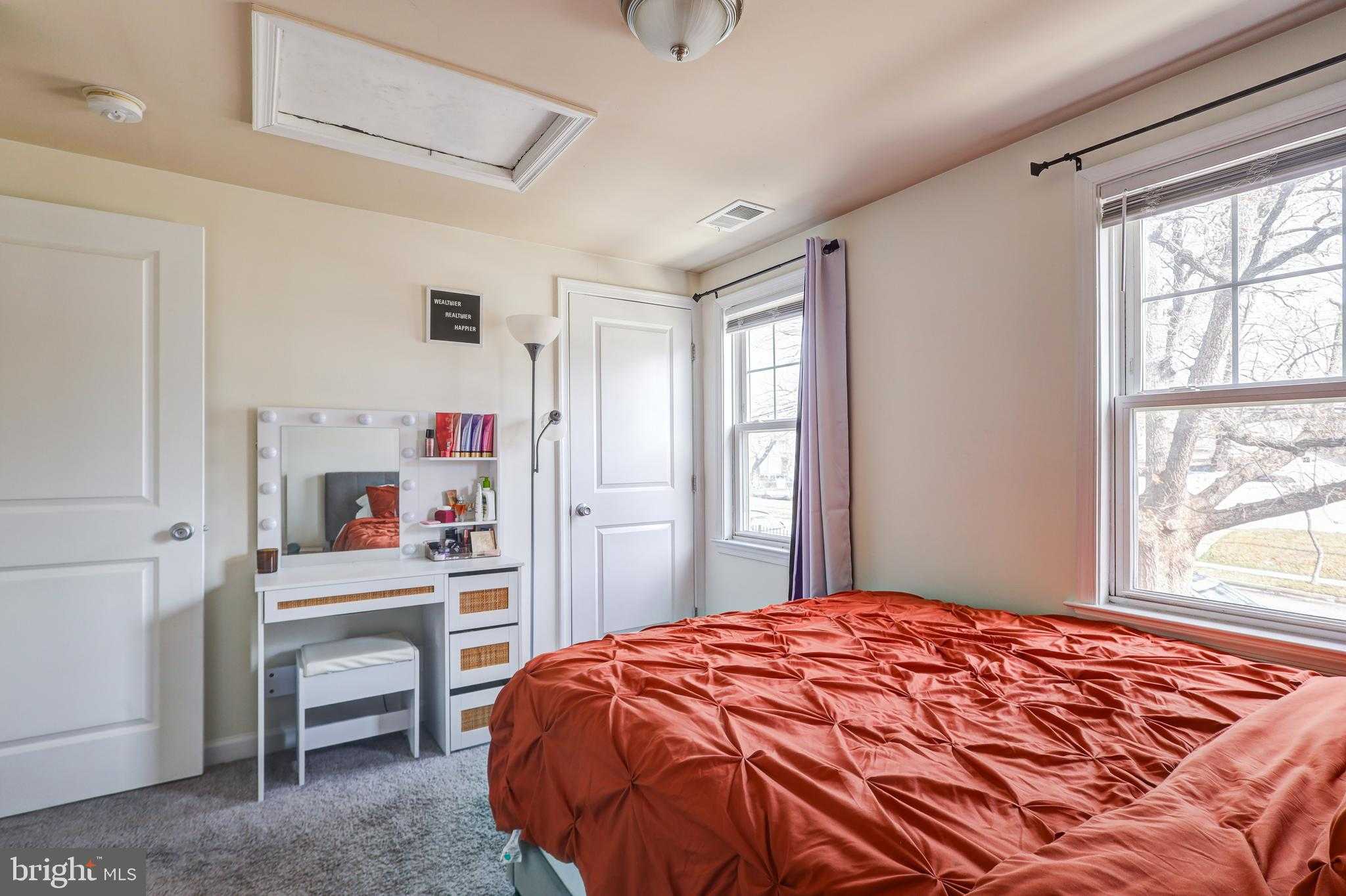 2512 Kent Village Dr photo 12