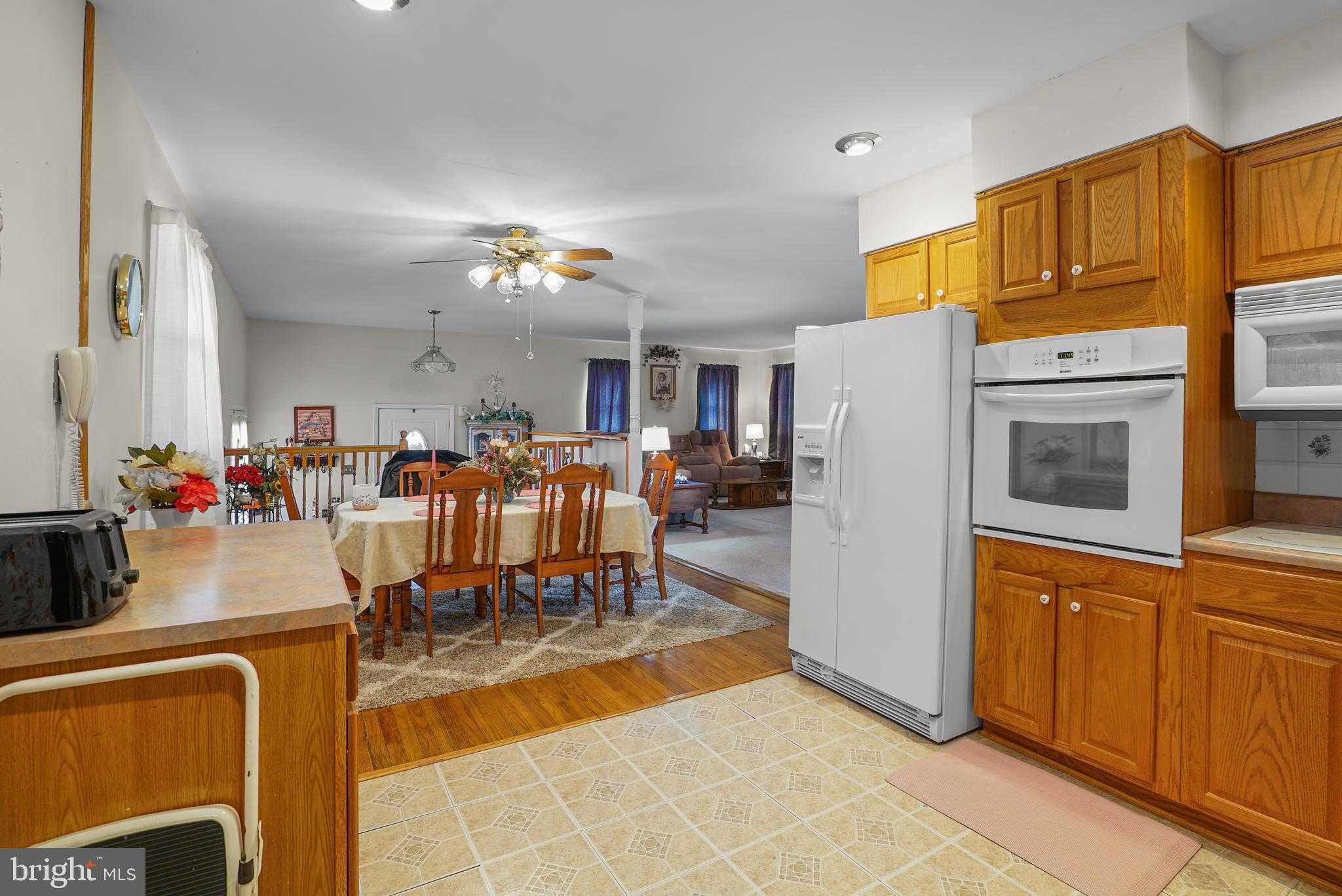 9614 Charles CT photo 4