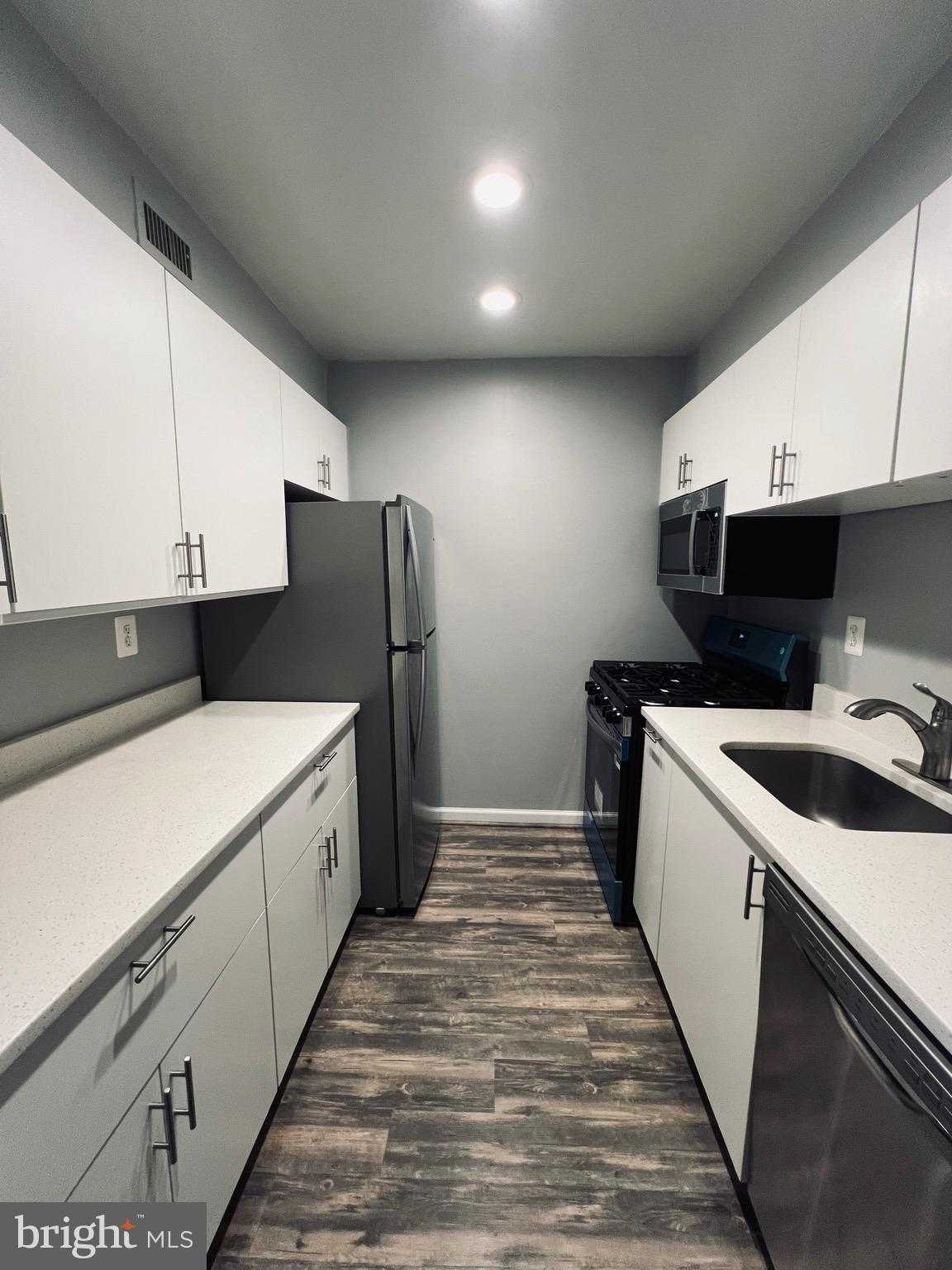 5918 Cove Landing Rd Apt 204 photo 5