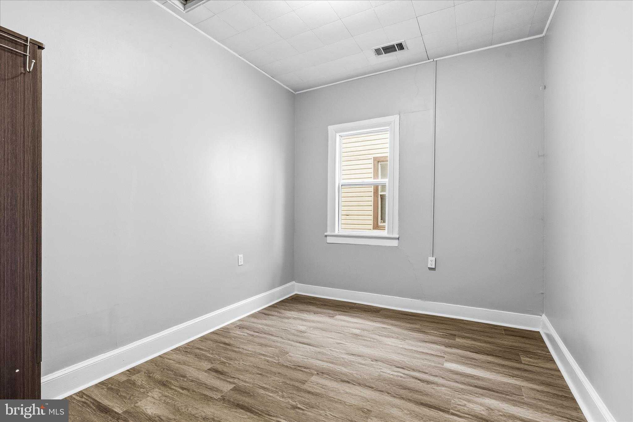 134 Pennsylvania Ave photo 14