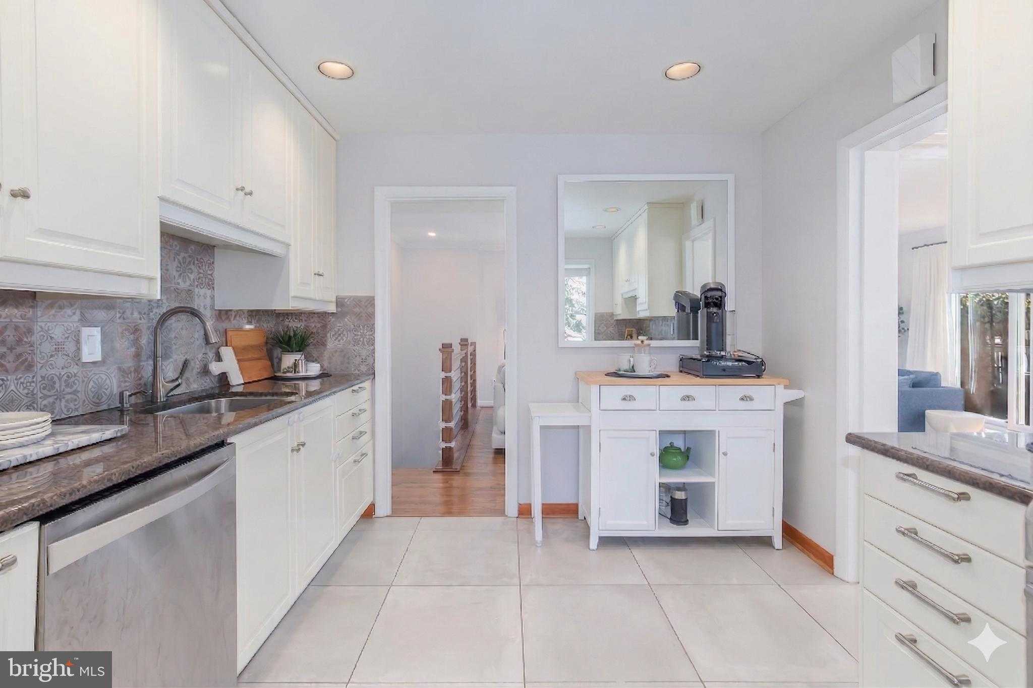 6202 Redwing Rd photo 9