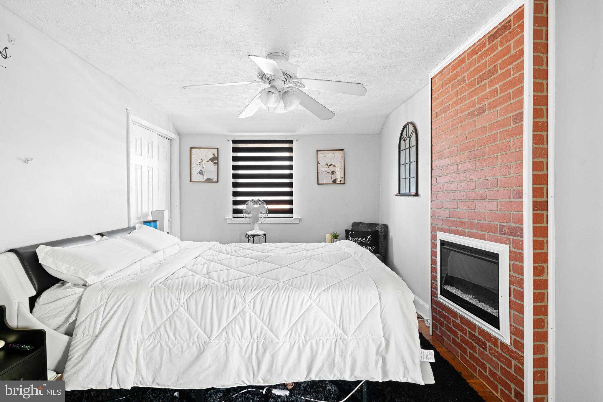 409 W Grays Ave photo 8