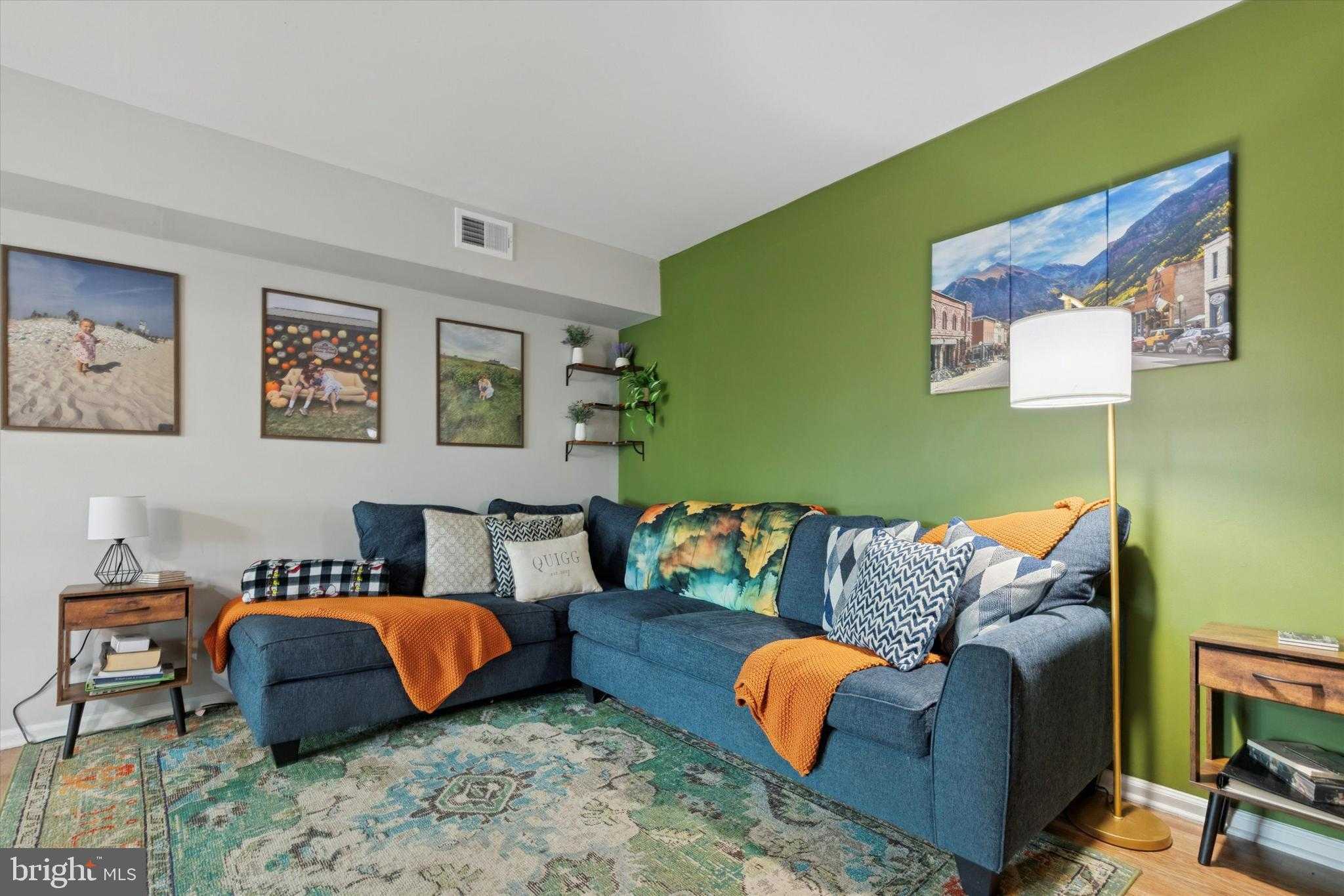 71 Orchard CT photo 4