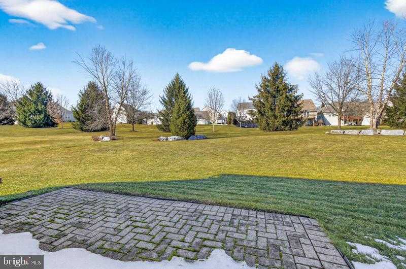 617 Dorset St photo 24