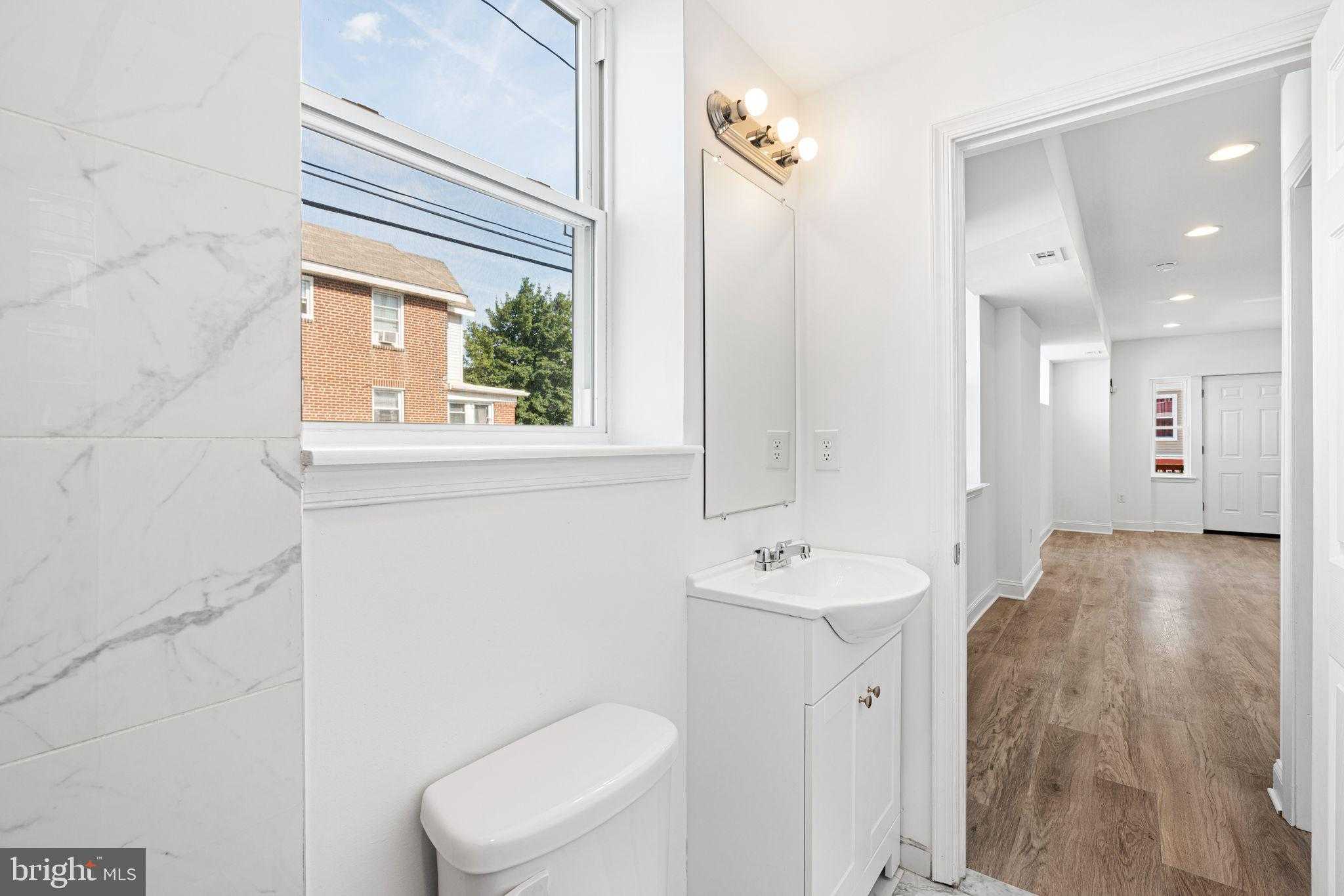 1728 Scattergood St photo 9