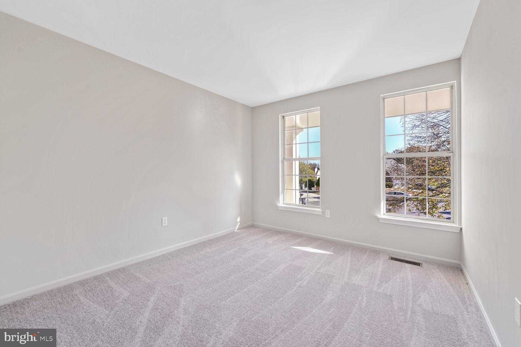 501 Dobbin CT photo 23