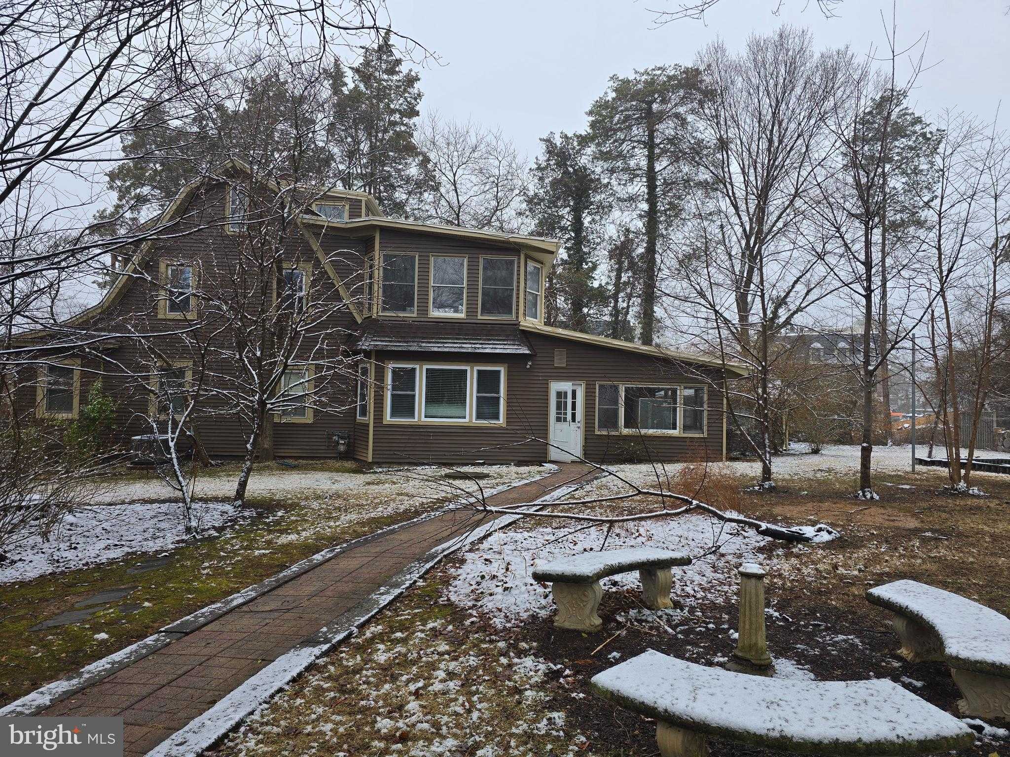 1616 Chain Bridge Rd photo 2