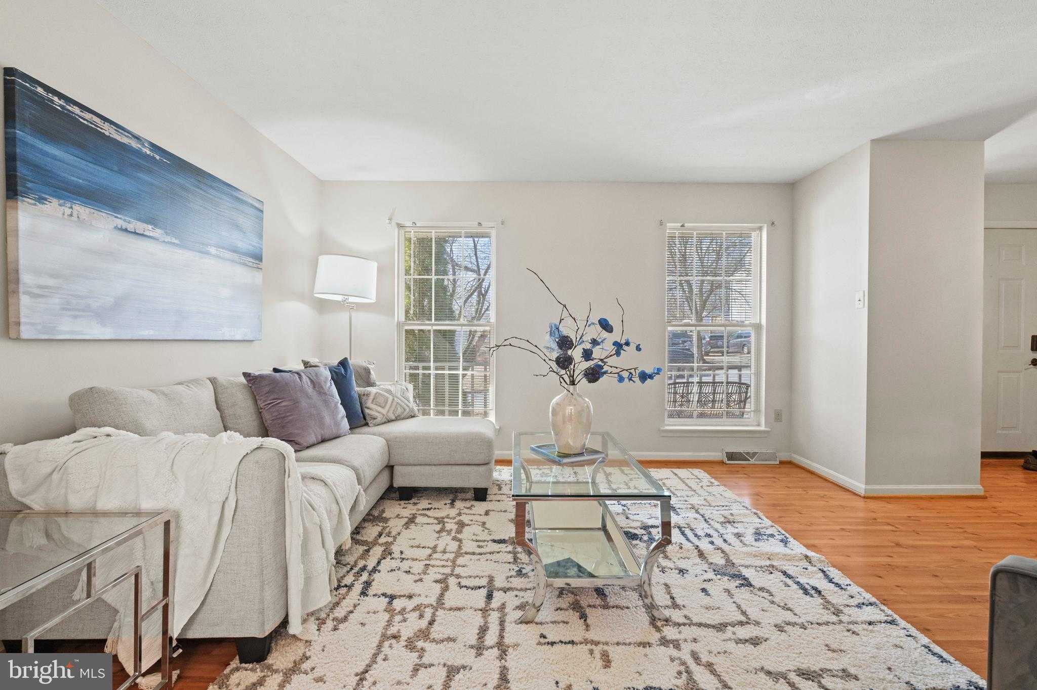 740 Spotters CT photo 4