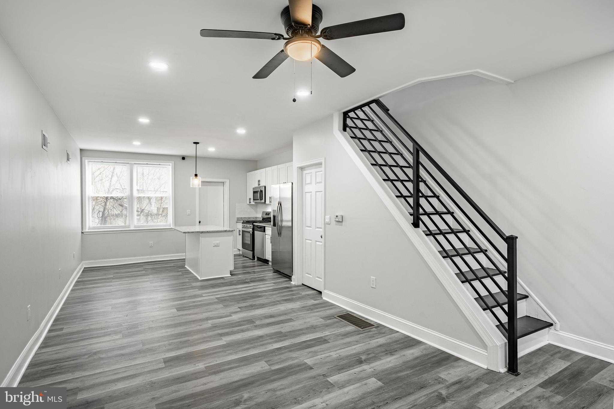 5302 Hadfield St photo 5