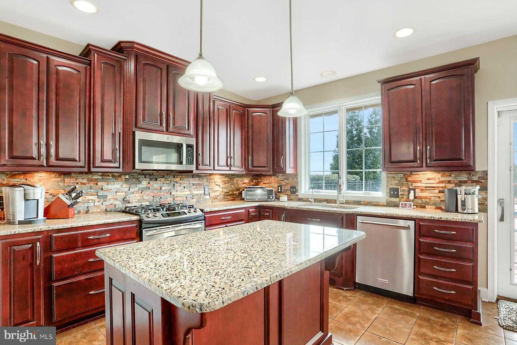 1563 Winsford Ln photo 22