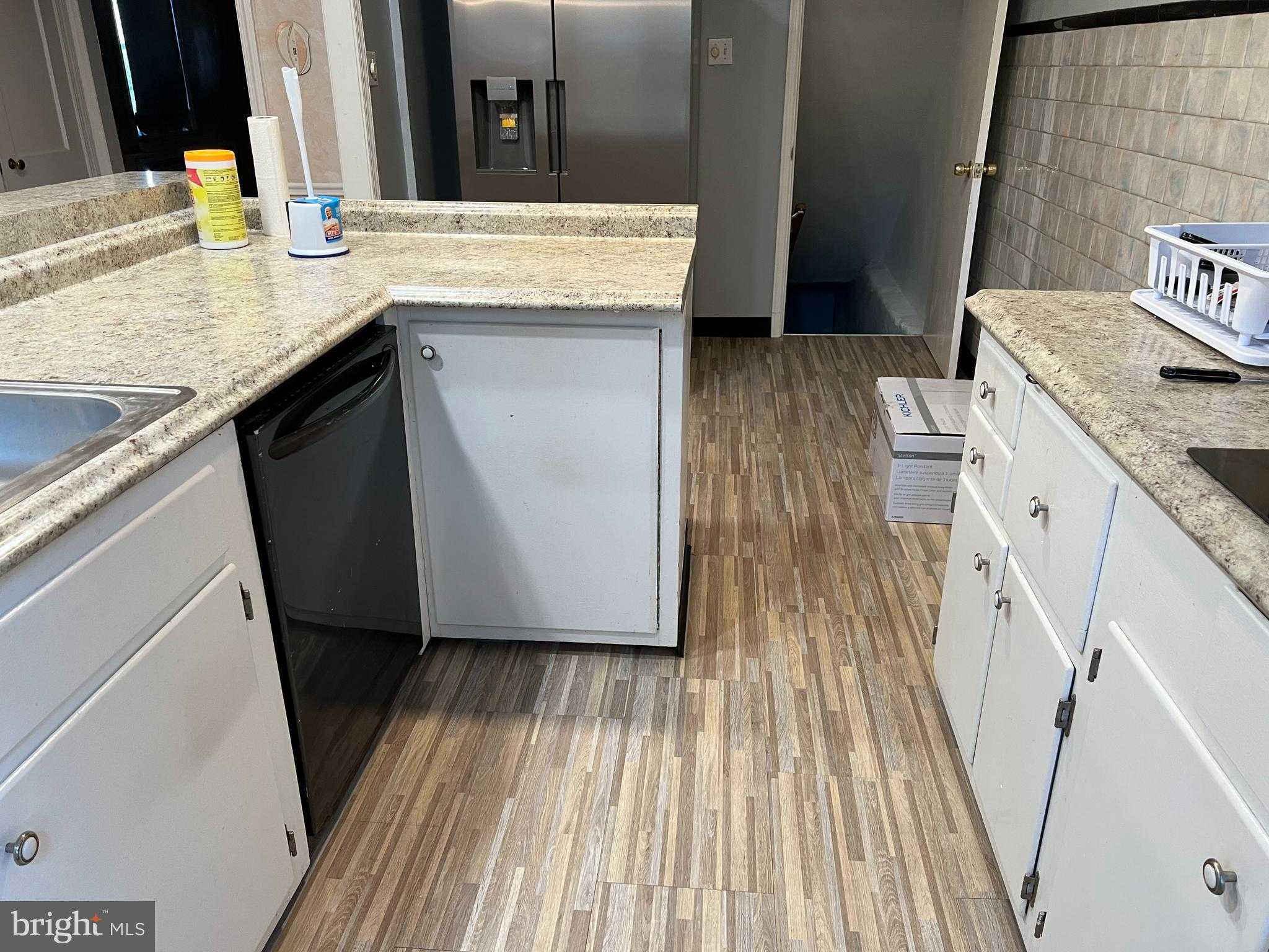 2521 Mansfield Ave photo 8