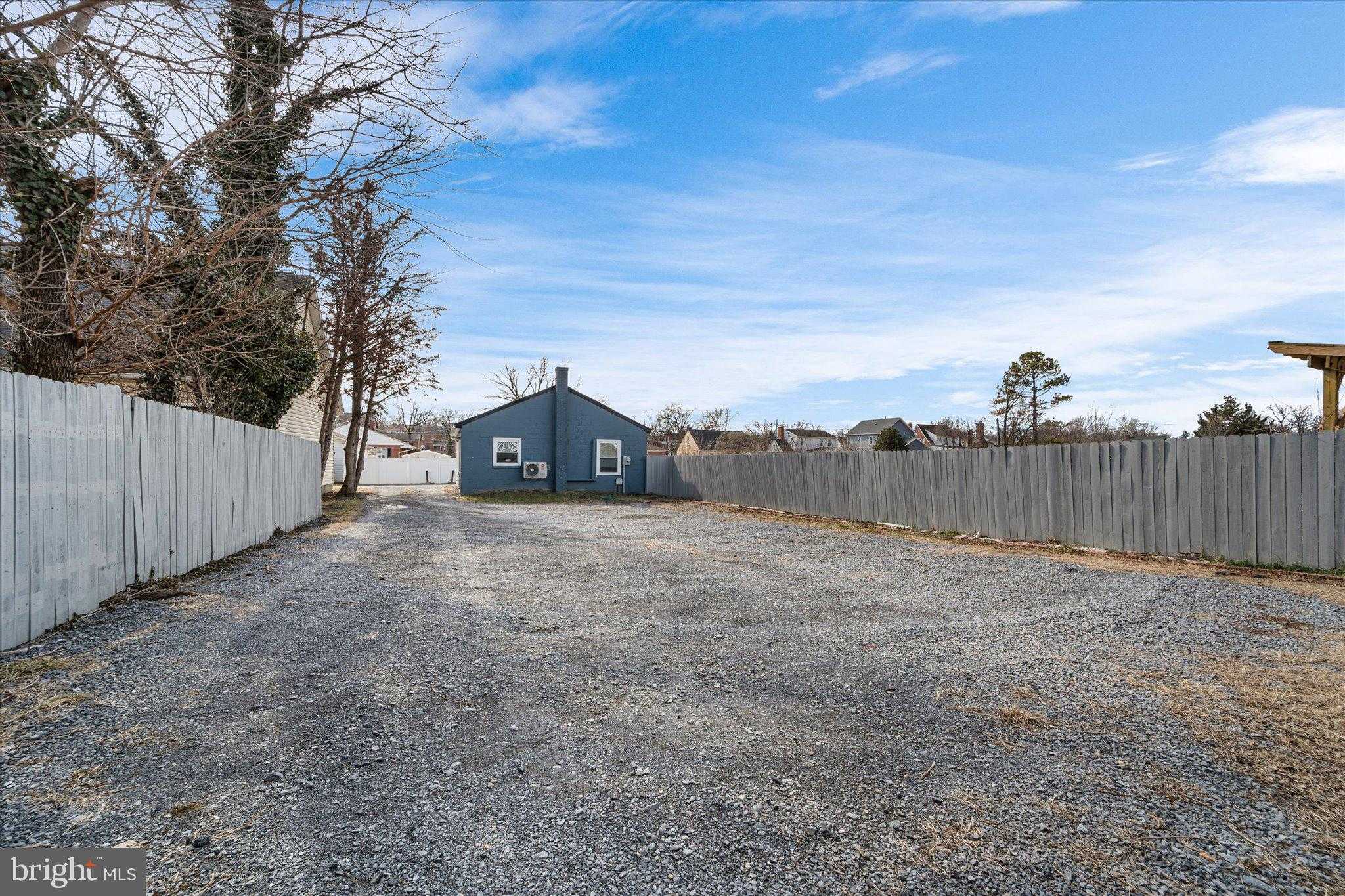 743 Berryville Ave photo 38