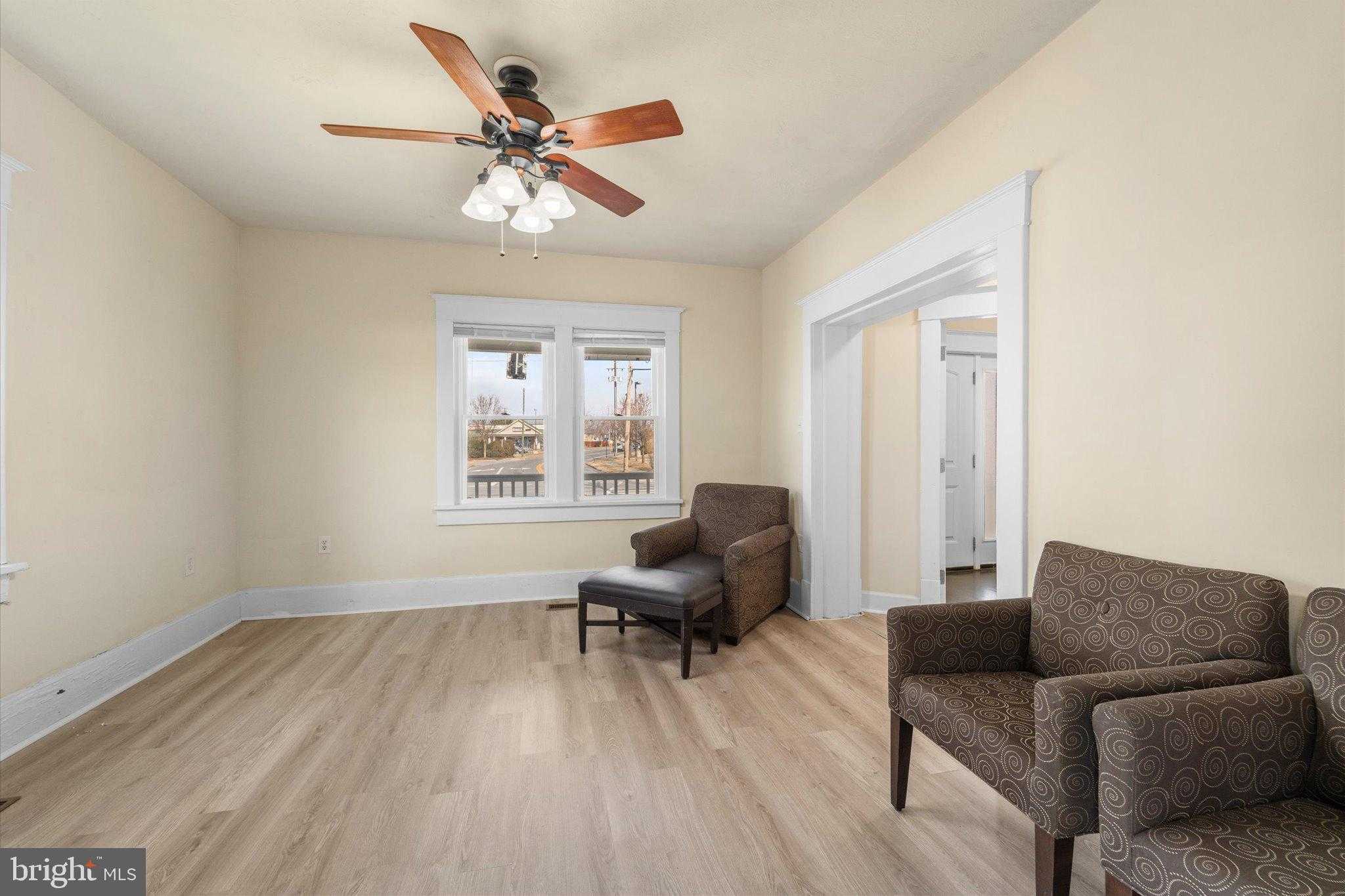 743 Berryville Ave photo 8