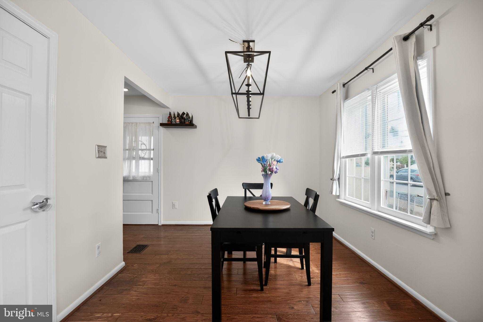 762 Garfield Ave photo 10