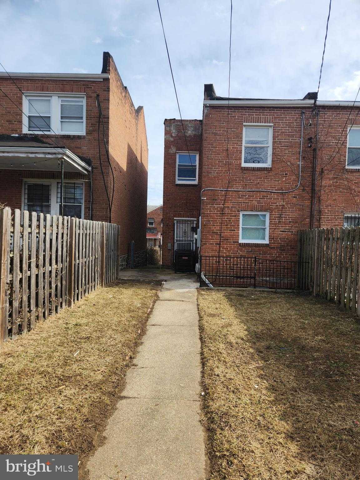 12 N Kossuth St photo 2