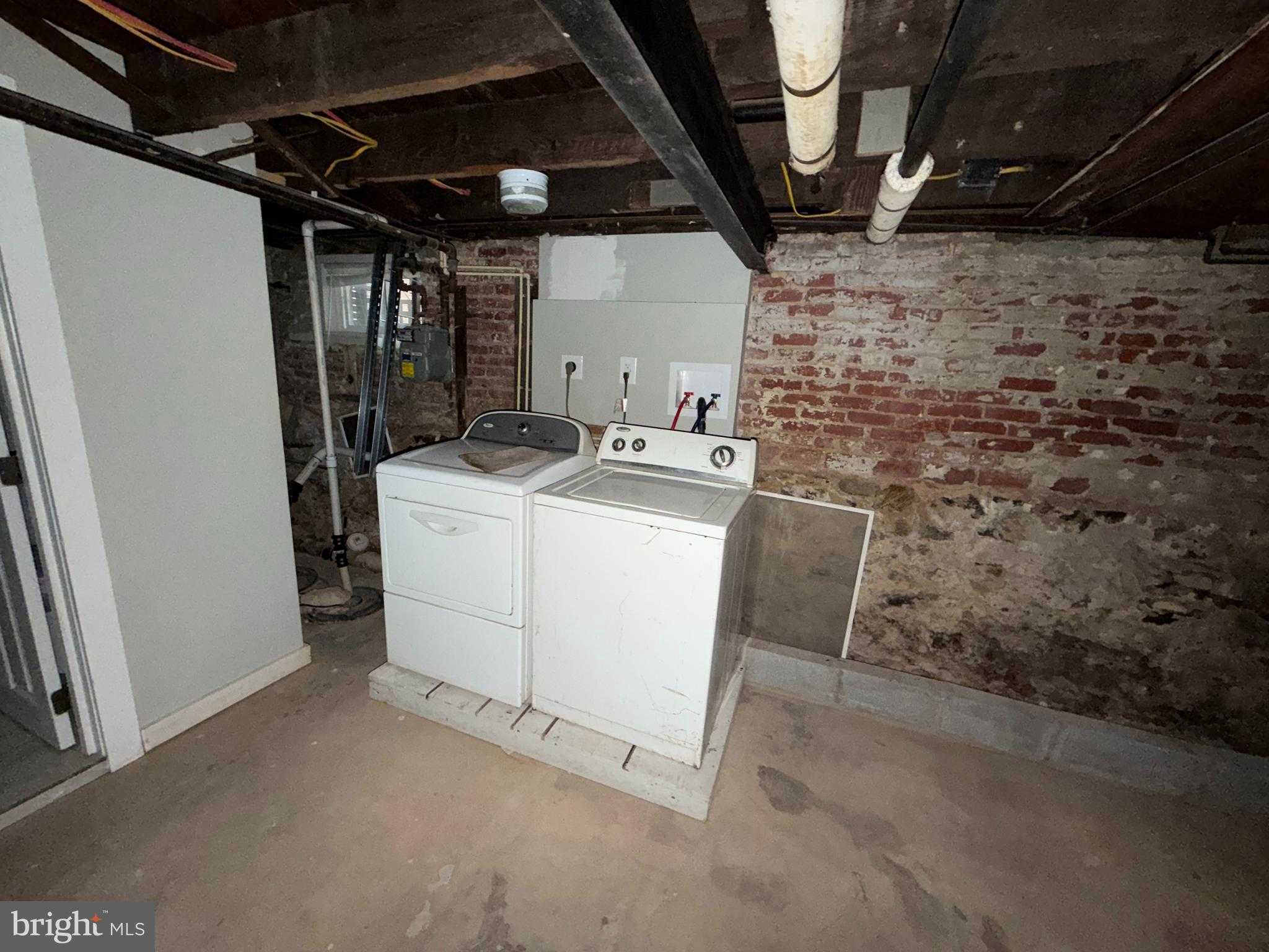 1723 E 32nd St photo 21