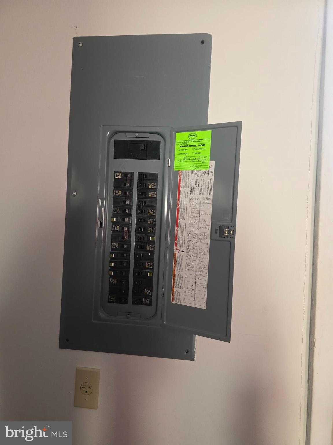 604 Pine St photo 12