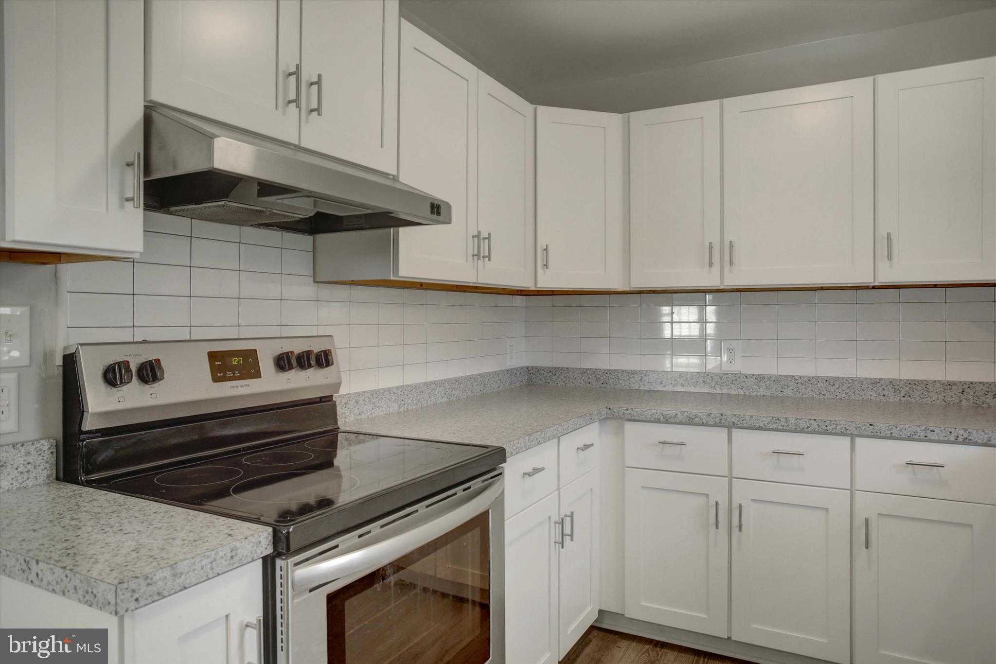 340 Ridge Ave photo 7