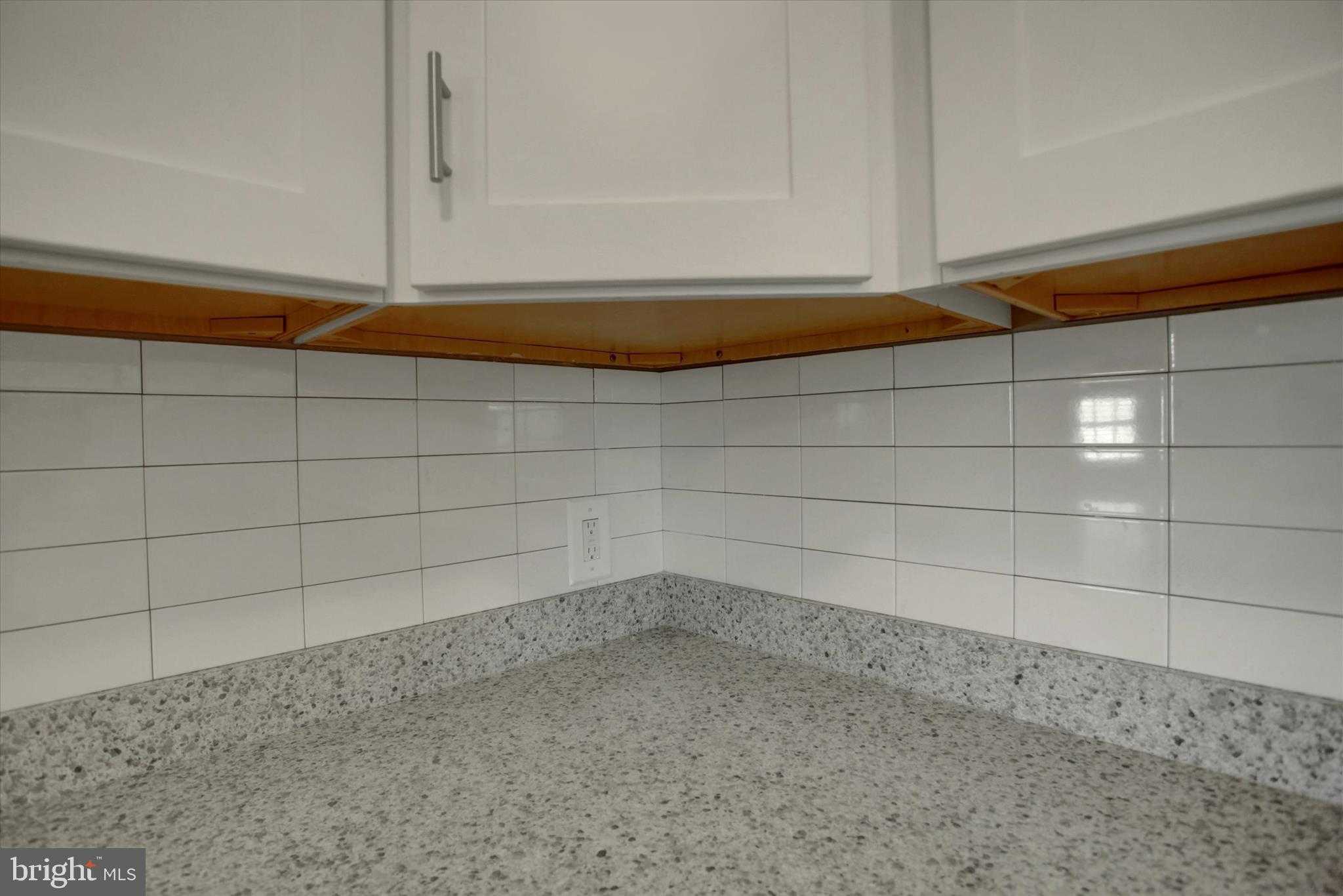 340 Ridge Ave photo 9