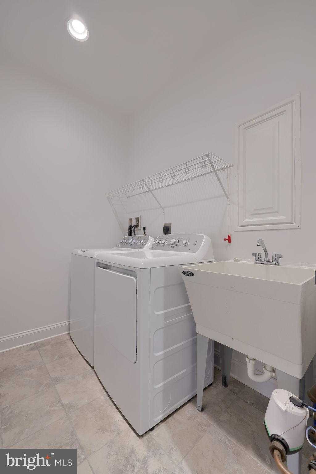 1032 Presidents Dr photo 38