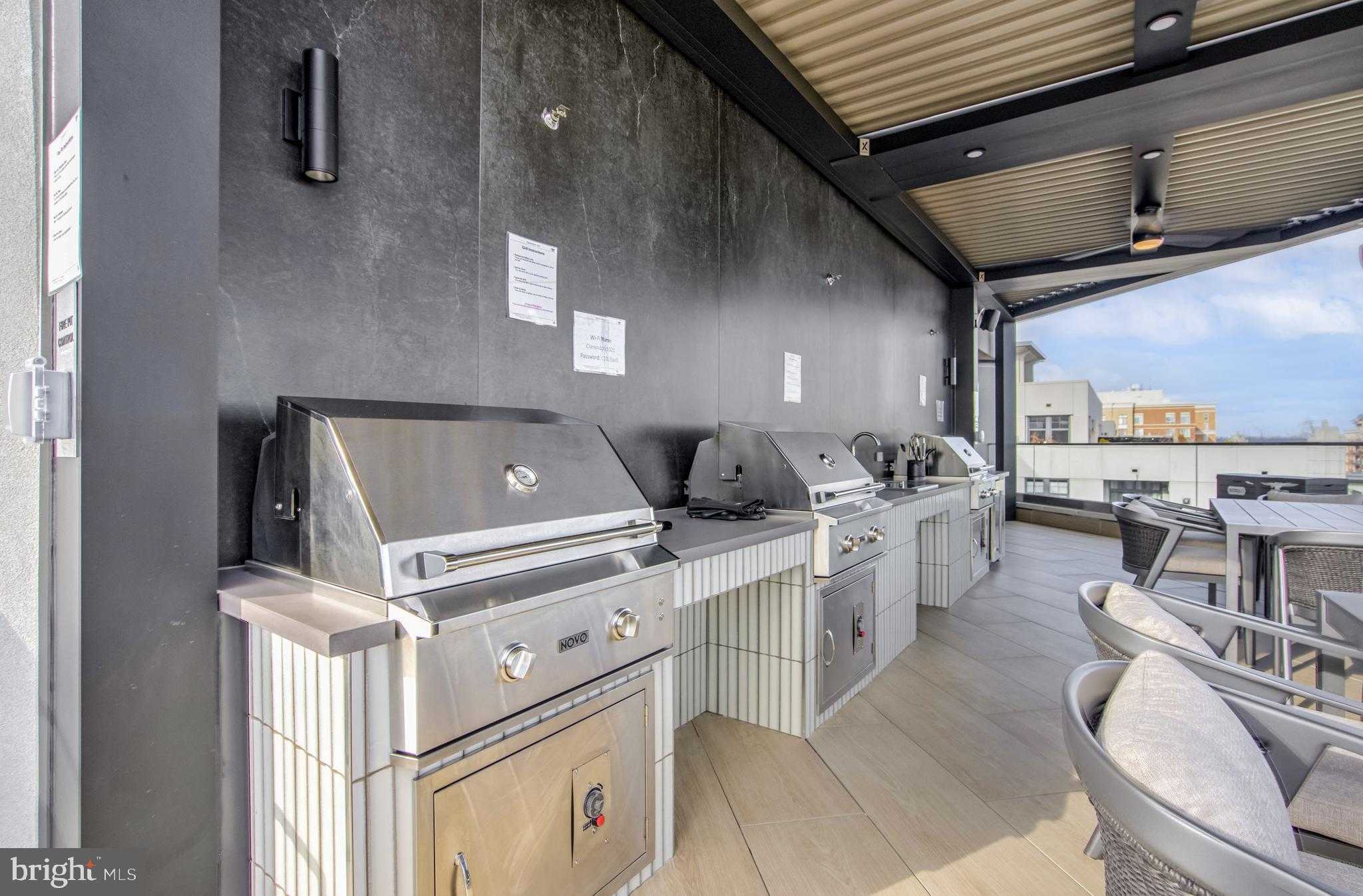 1021 N Garfield St Apt 404 photo 42