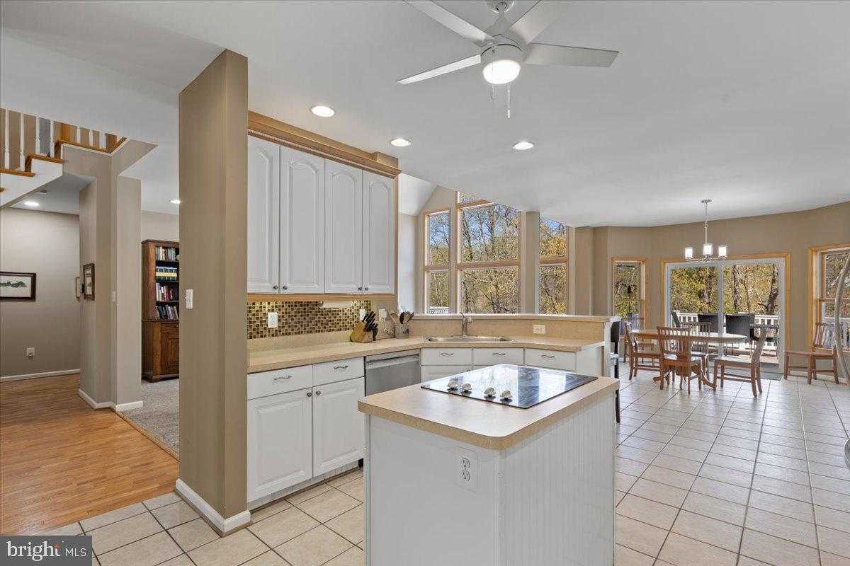 9345 Baker St photo 20