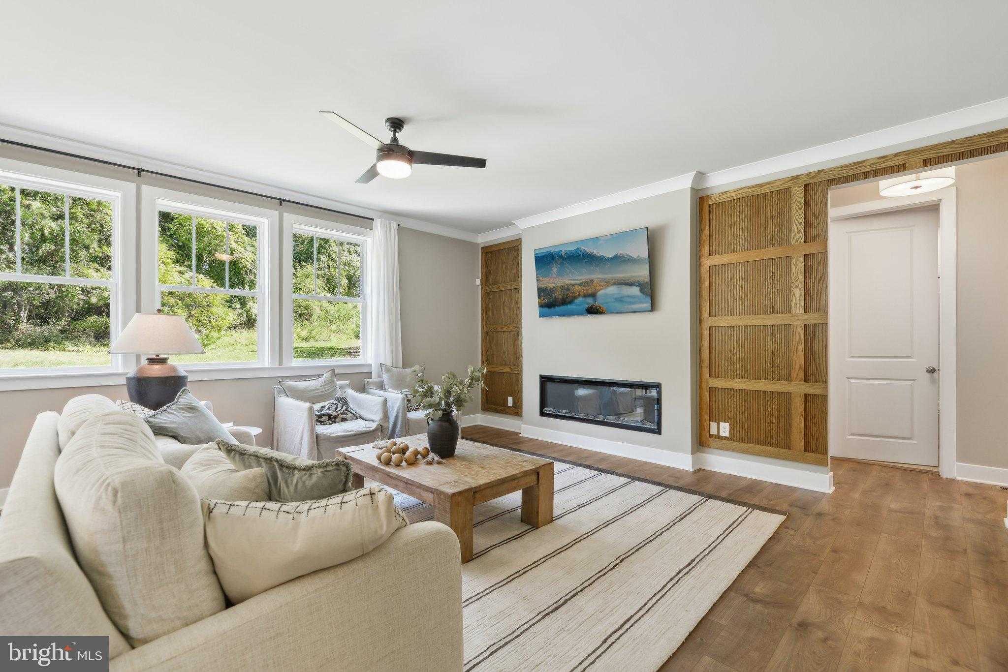 11405 Chalmers Ln photo 2