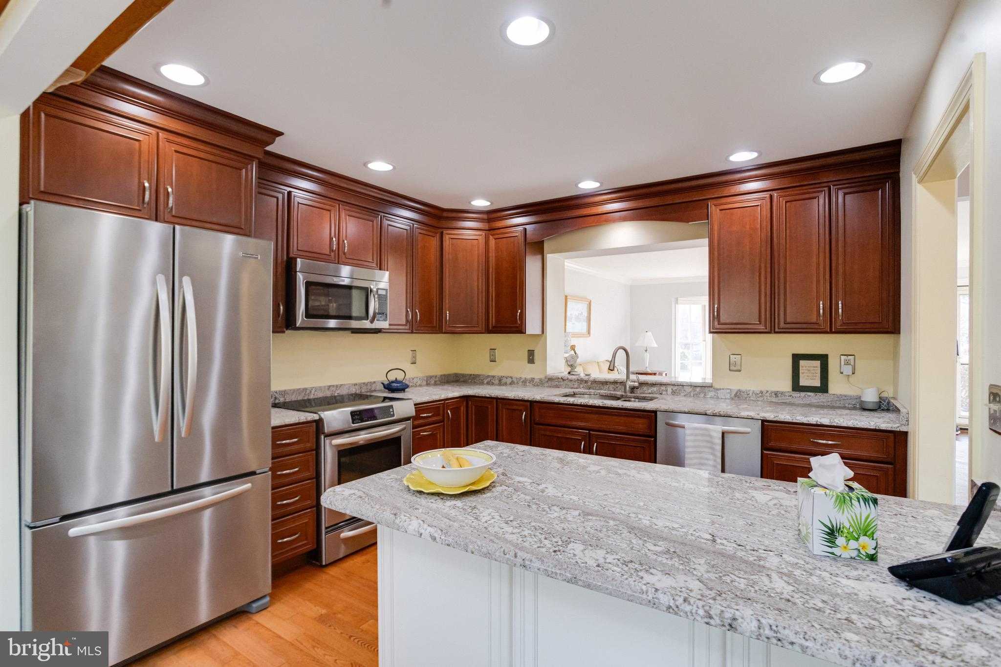 200 Temple Dr photo 20