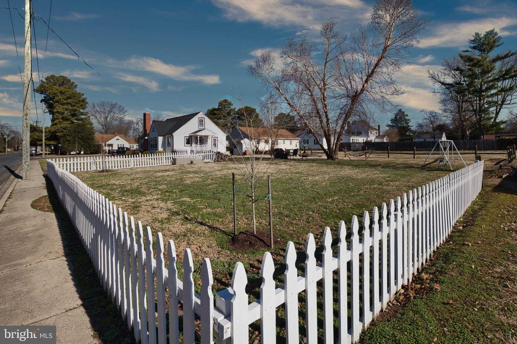 1201 Glasgow St photo 37