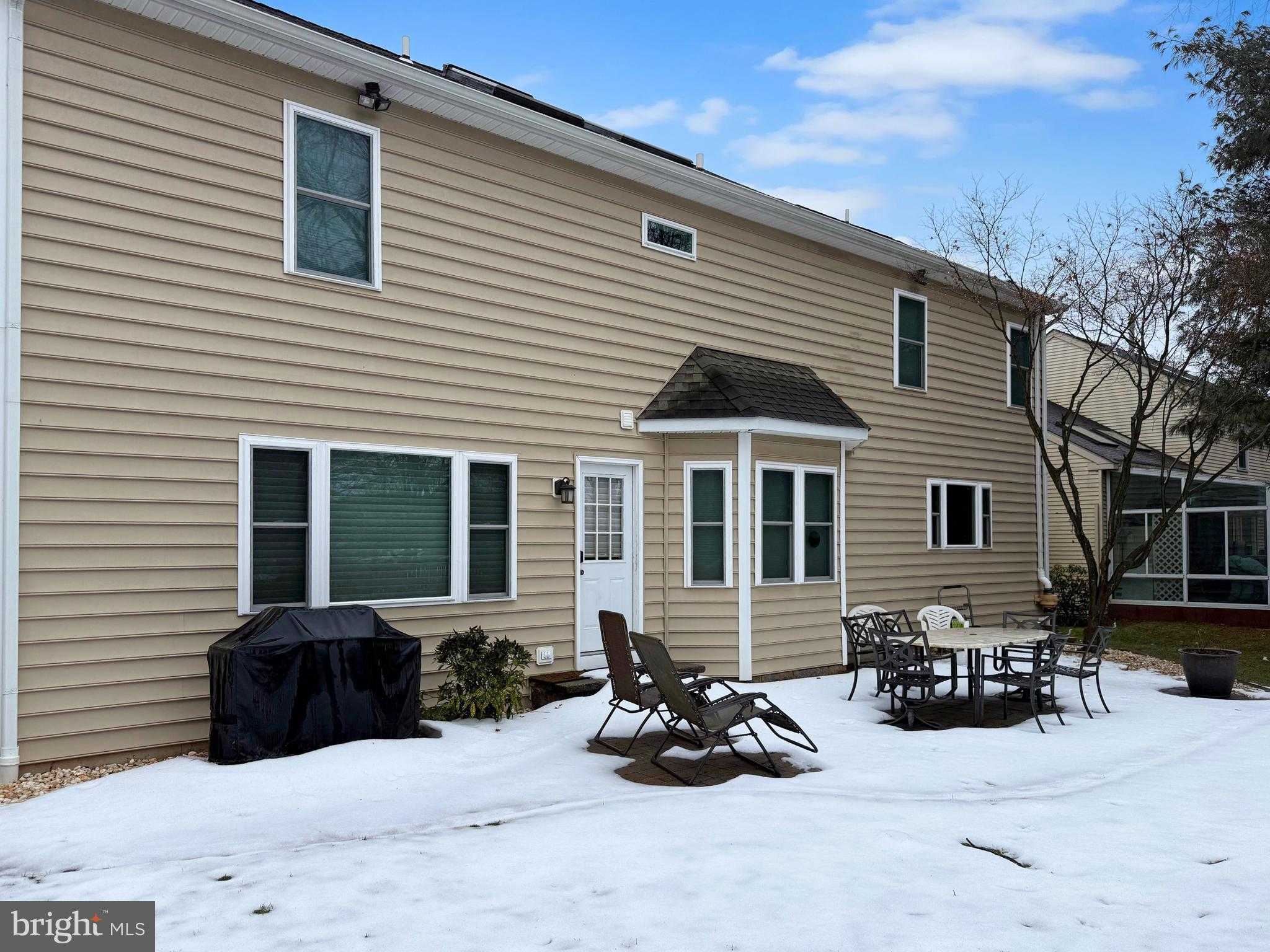 188 Freeland Dr photo 2