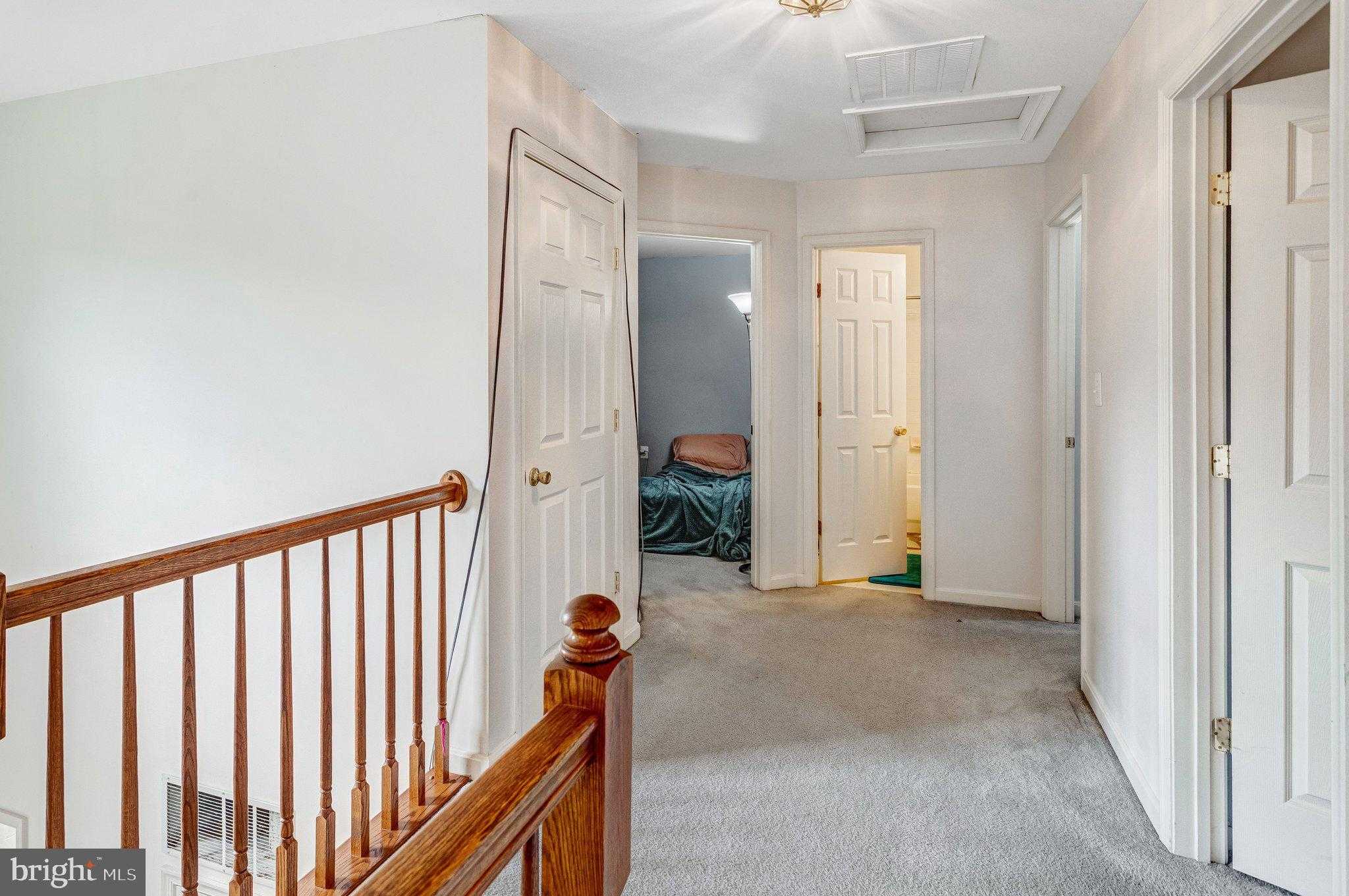 29 Palace Ln photo 21