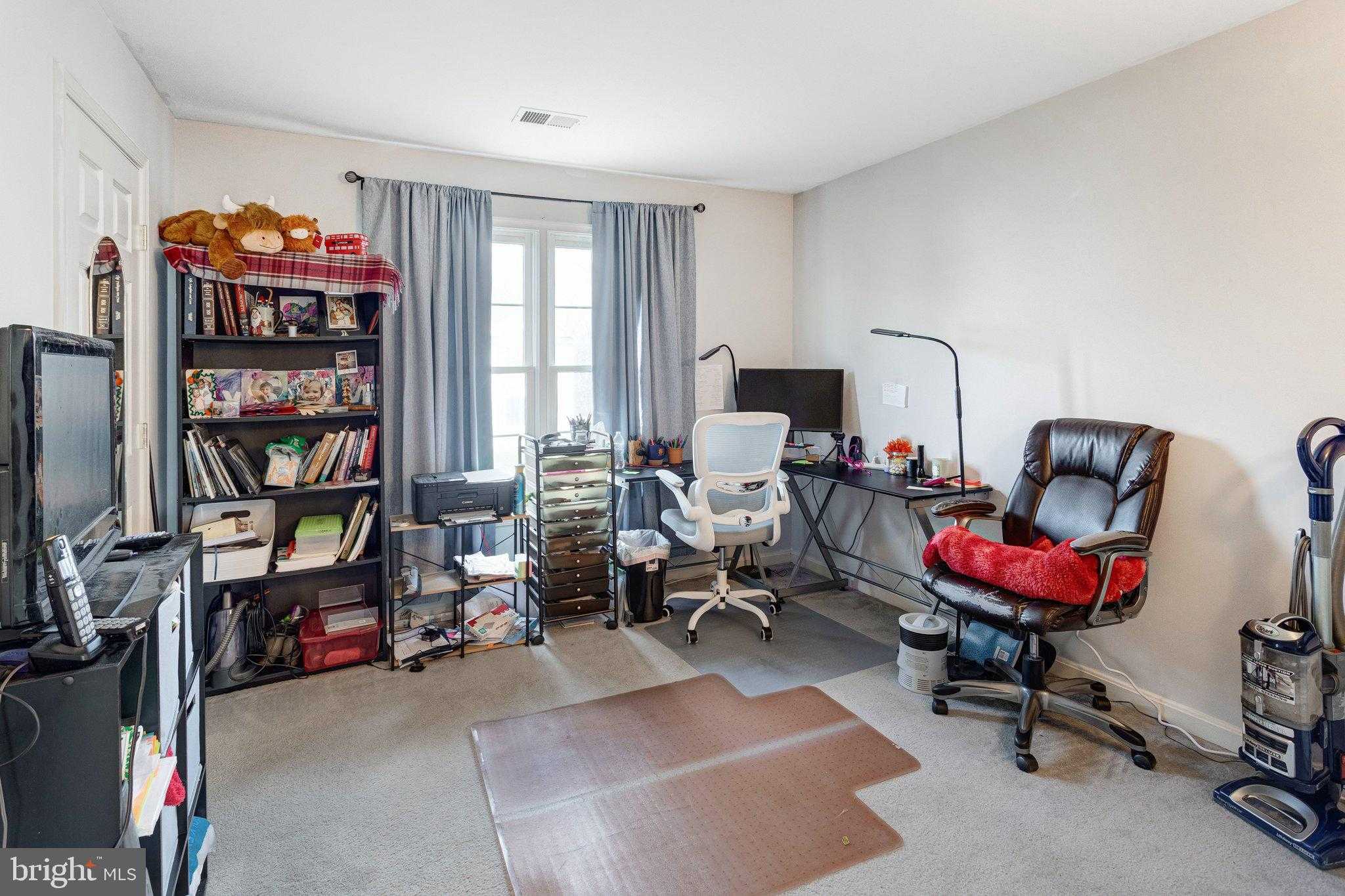 29 Palace Ln photo 22