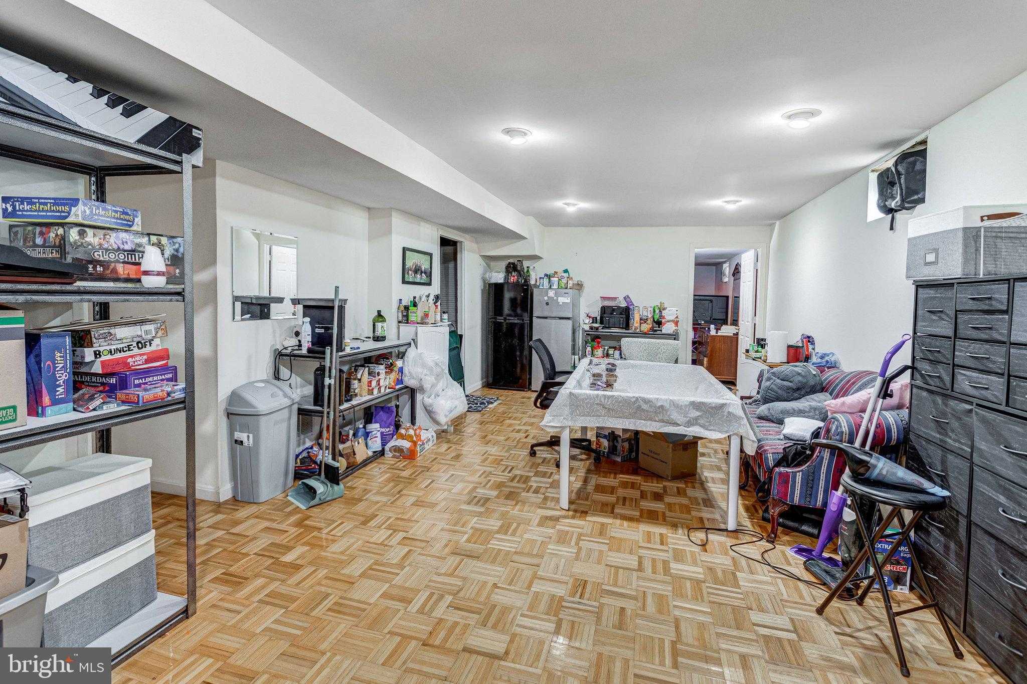 29 Palace Ln photo 33