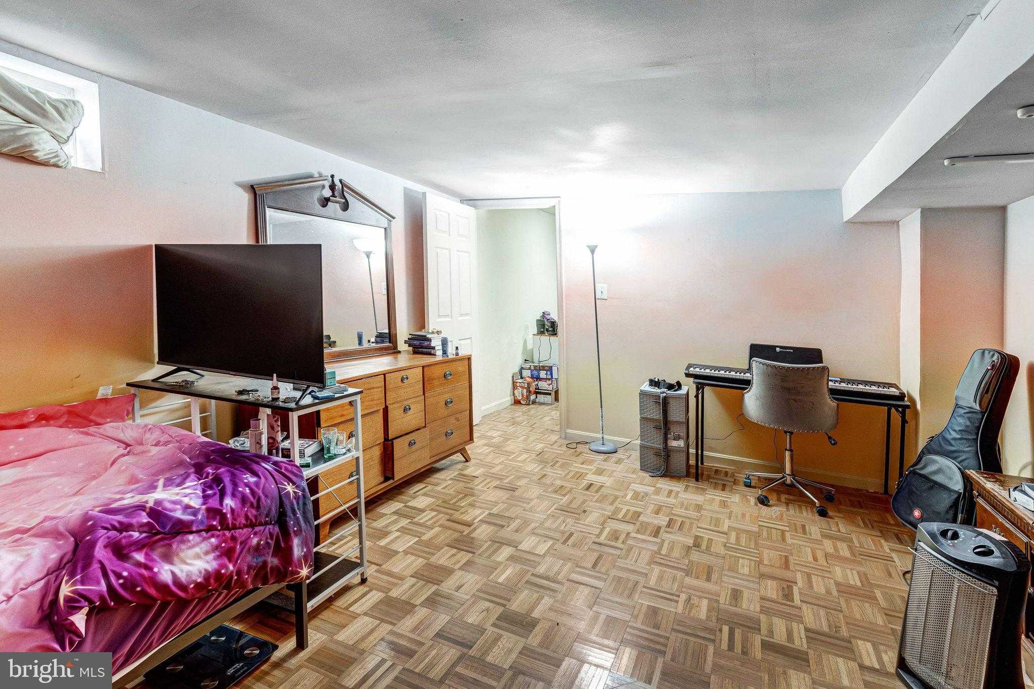 29 Palace Ln photo 35