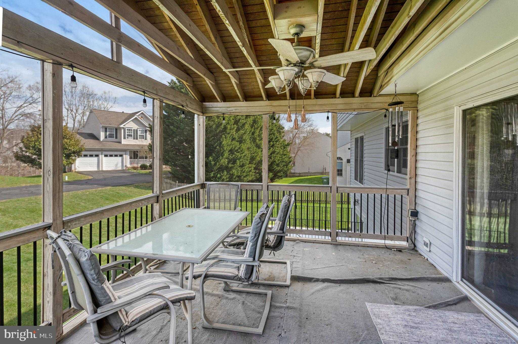 29 Palace Ln photo 37