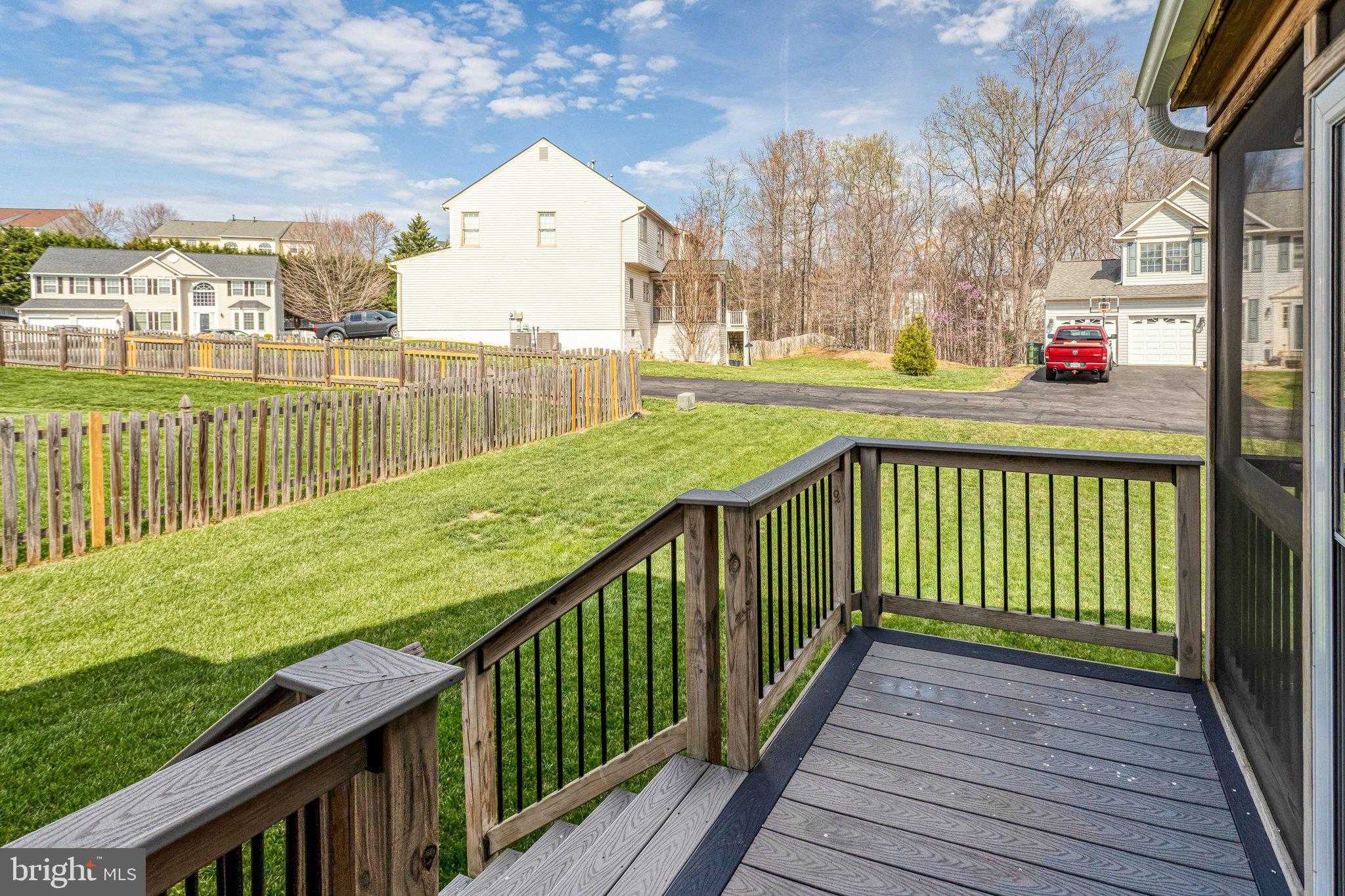 29 Palace Ln photo 38