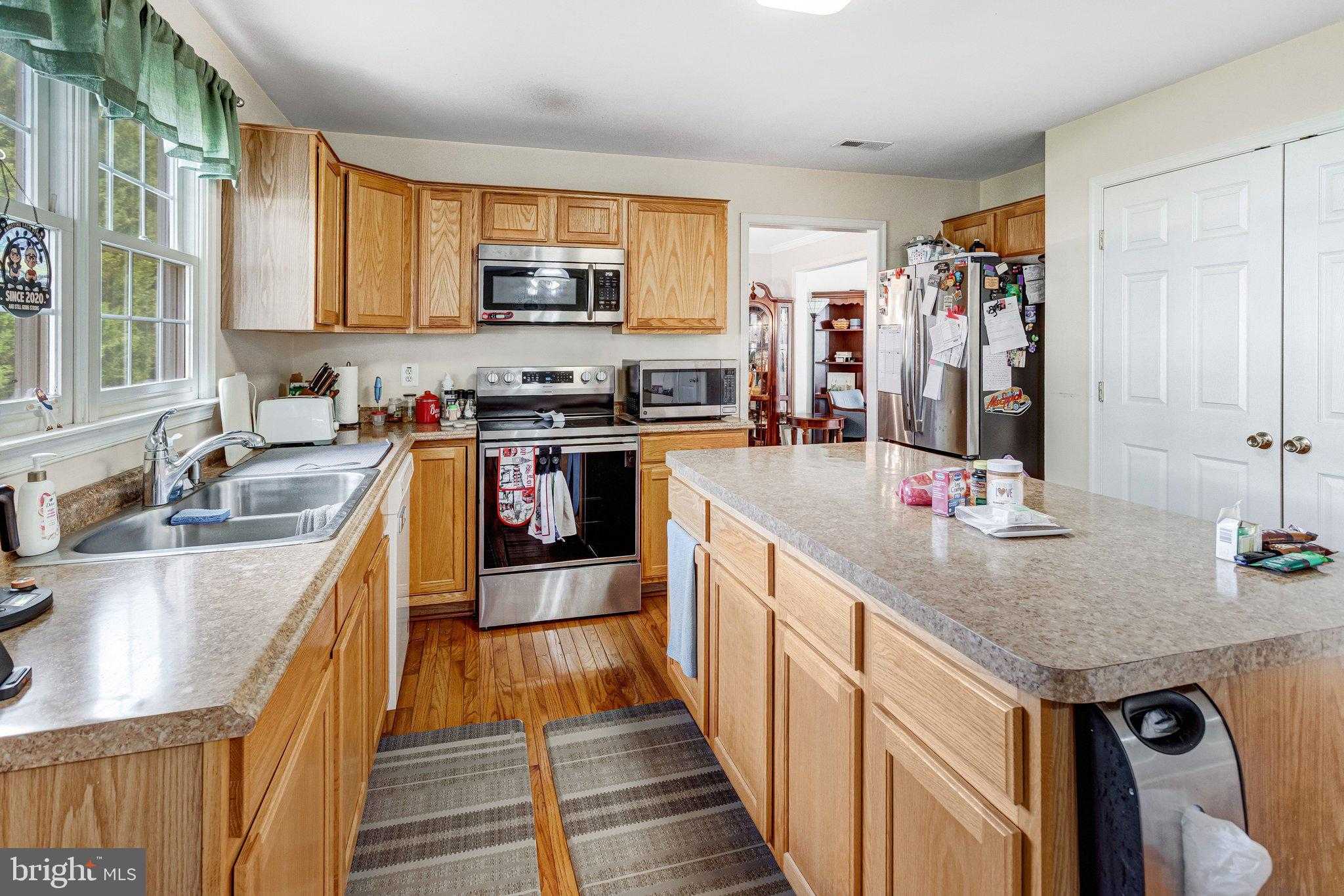 29 Palace Ln photo 6