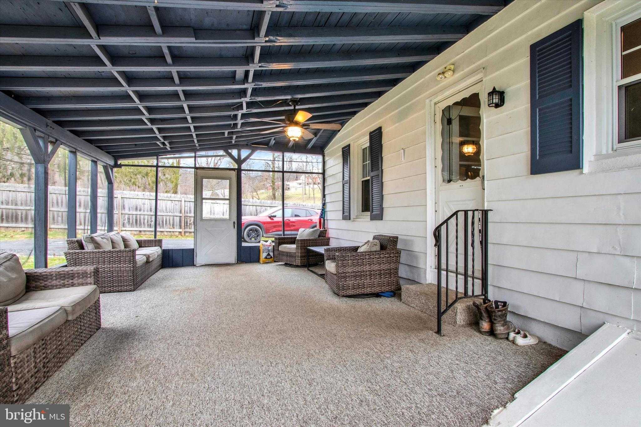 121 Old State Rd photo 20