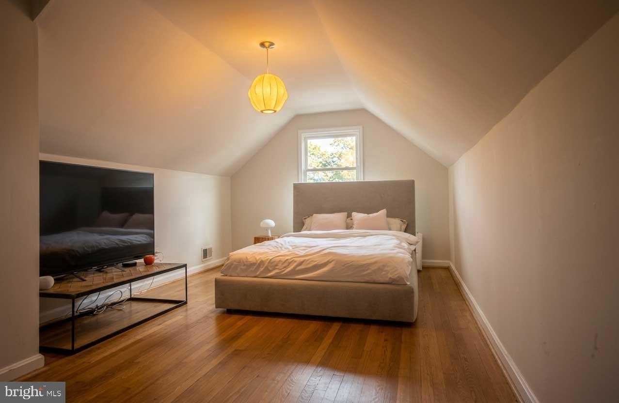 5305 Flanders Ave photo 11