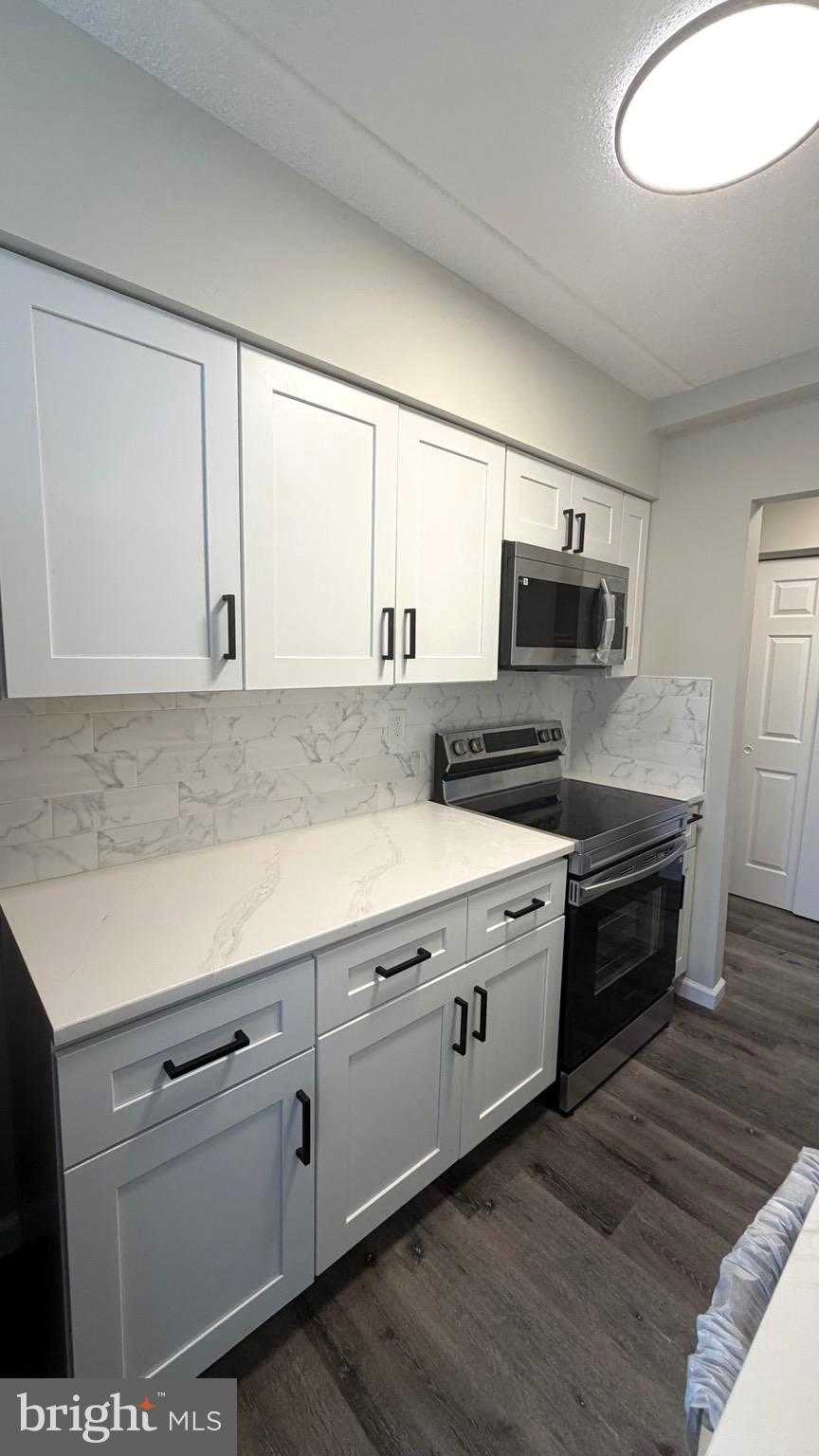 613 Washington Pl photo 32