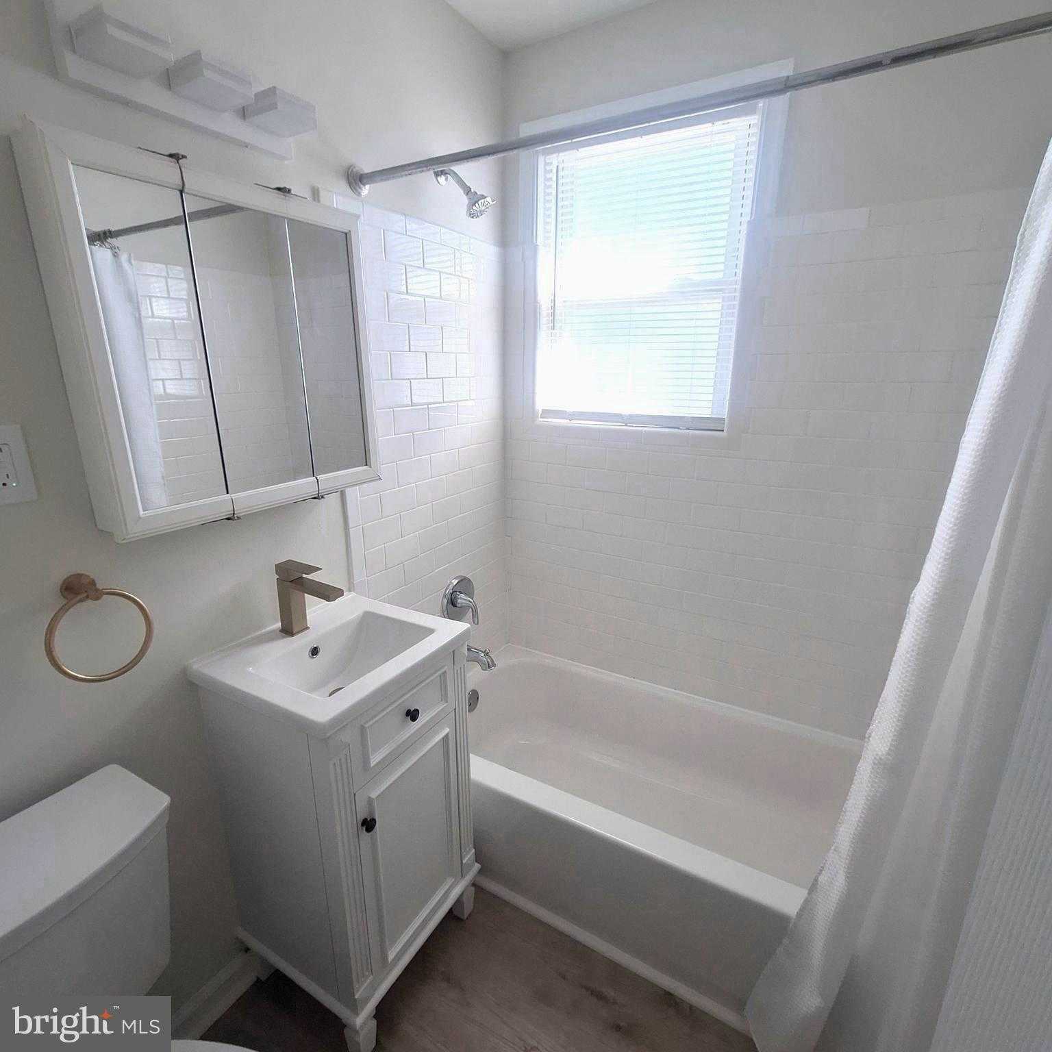 403 Trenton CT photo 9