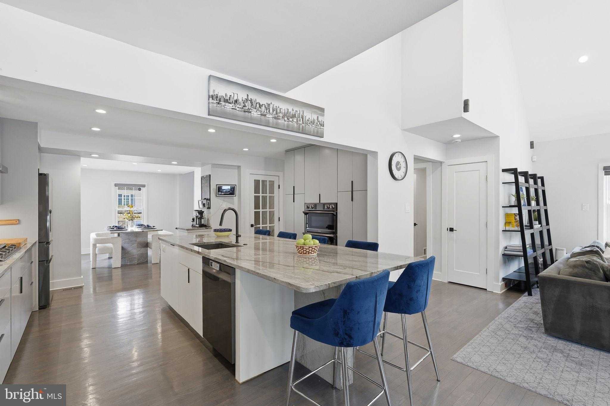 207 Upshire Cir photo 8